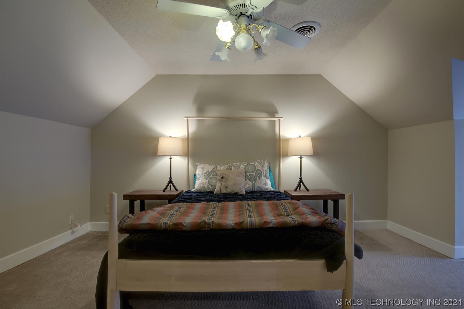 1245 S Newport Avenue