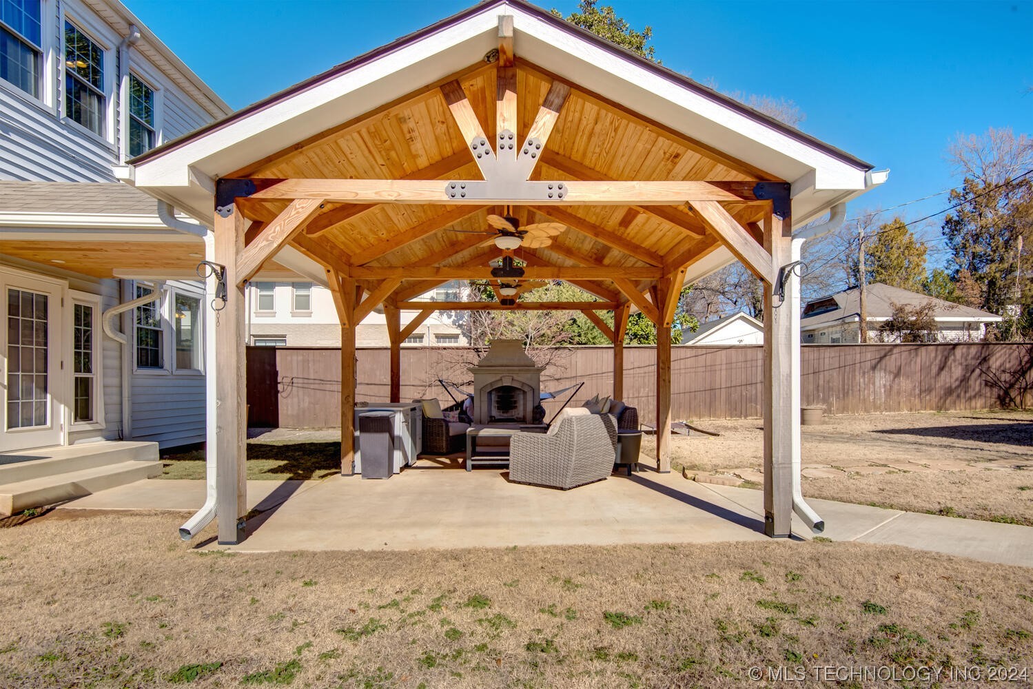 1245 S Newport Avenue