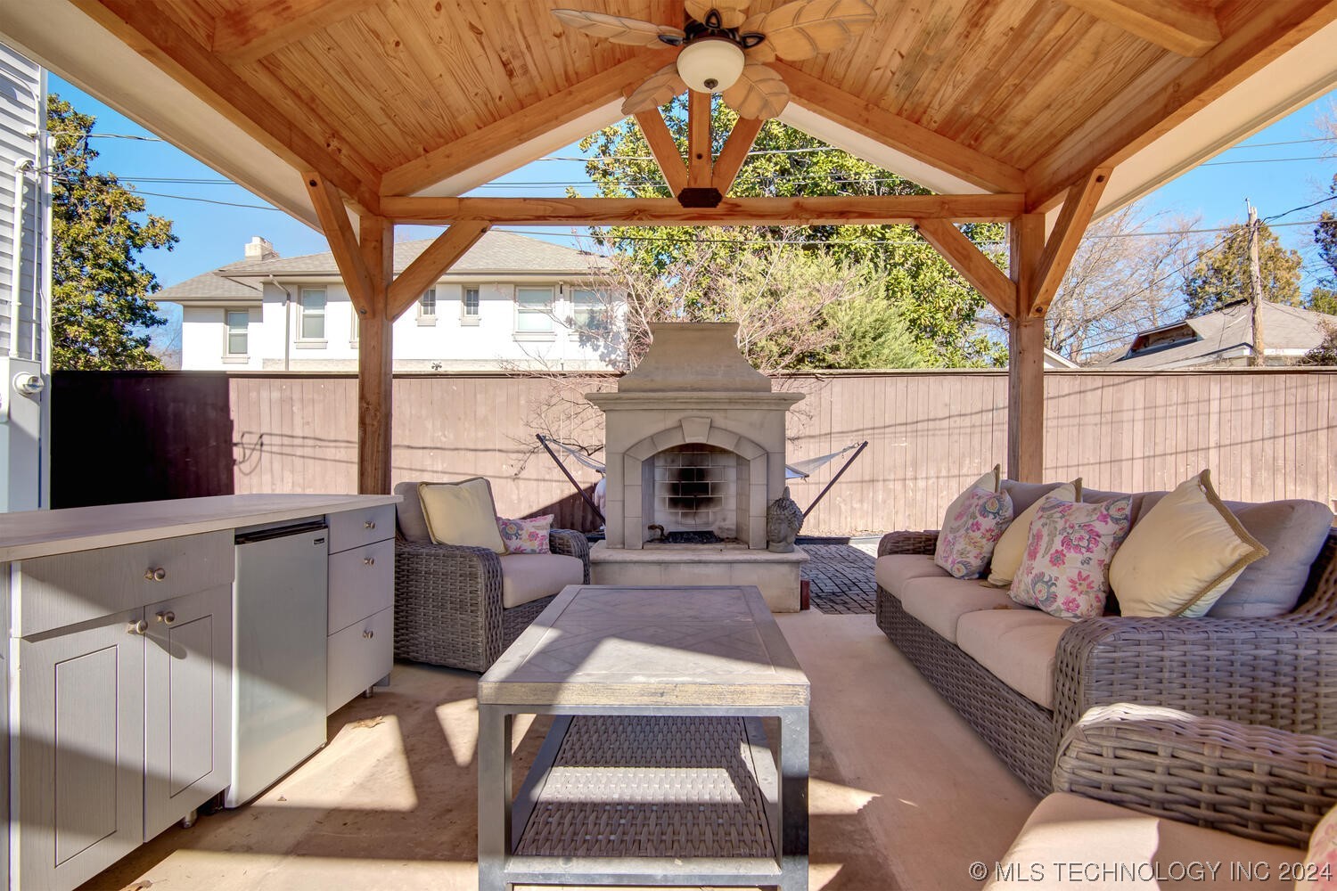 1245 S Newport Avenue