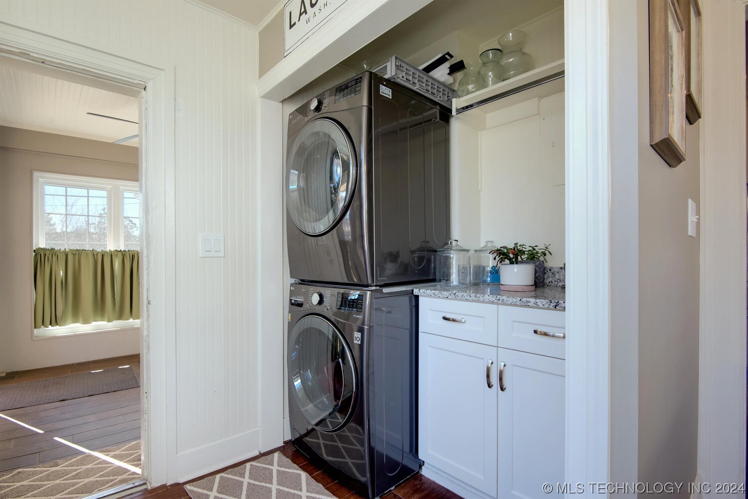 1245 S Newport Avenue