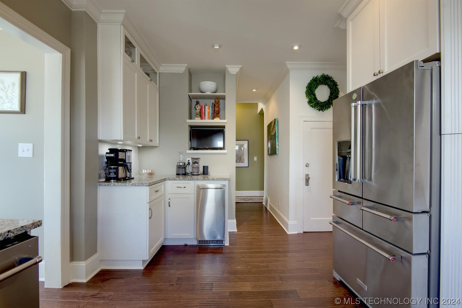 1245 S Newport Avenue