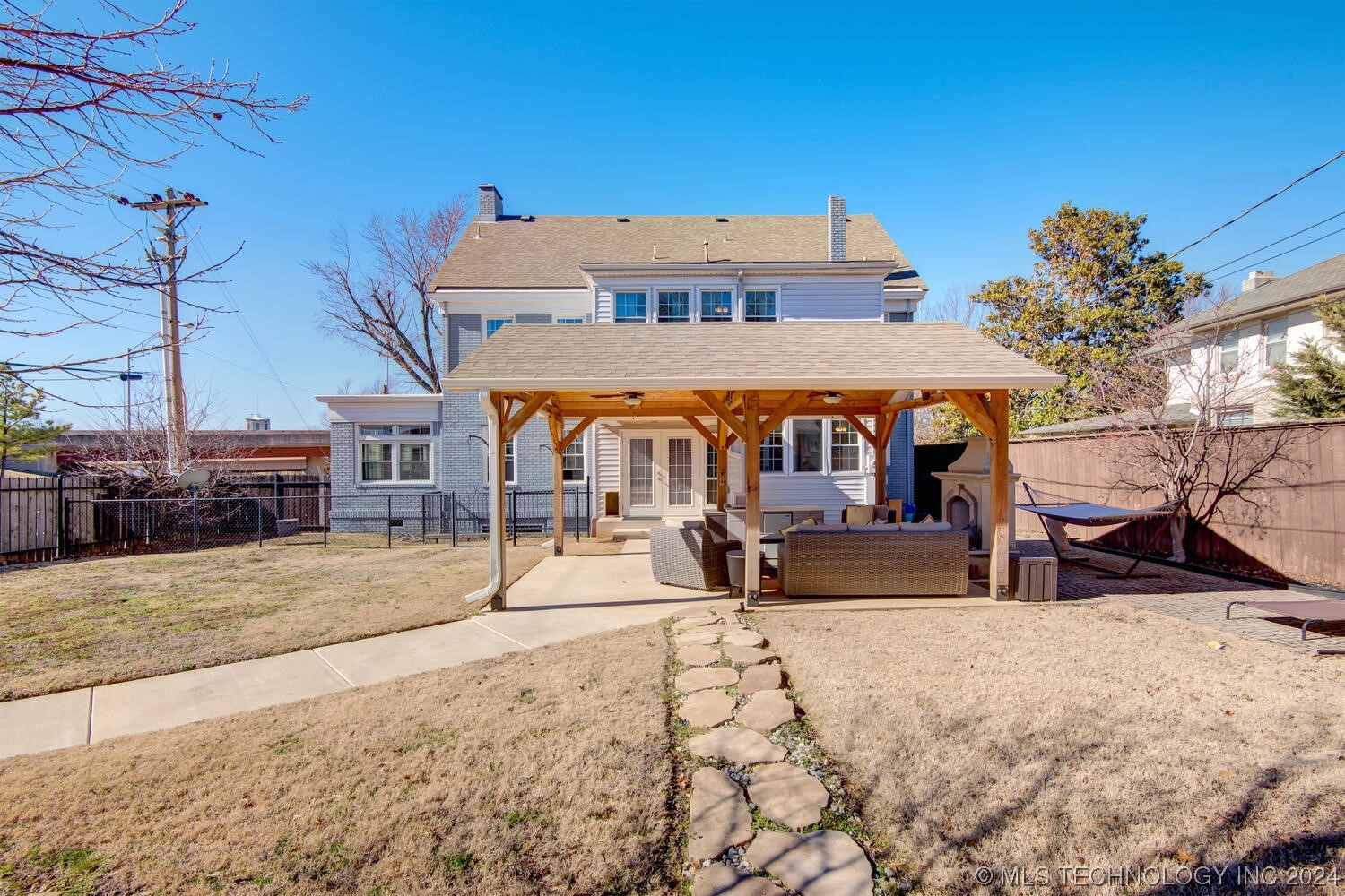 1245 S Newport Avenue