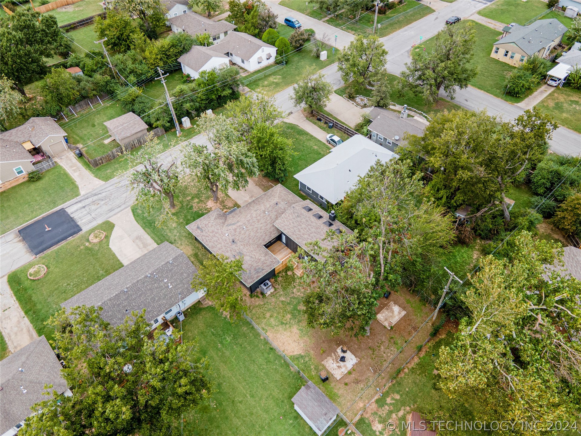 2413 S Pittsburg Avenue