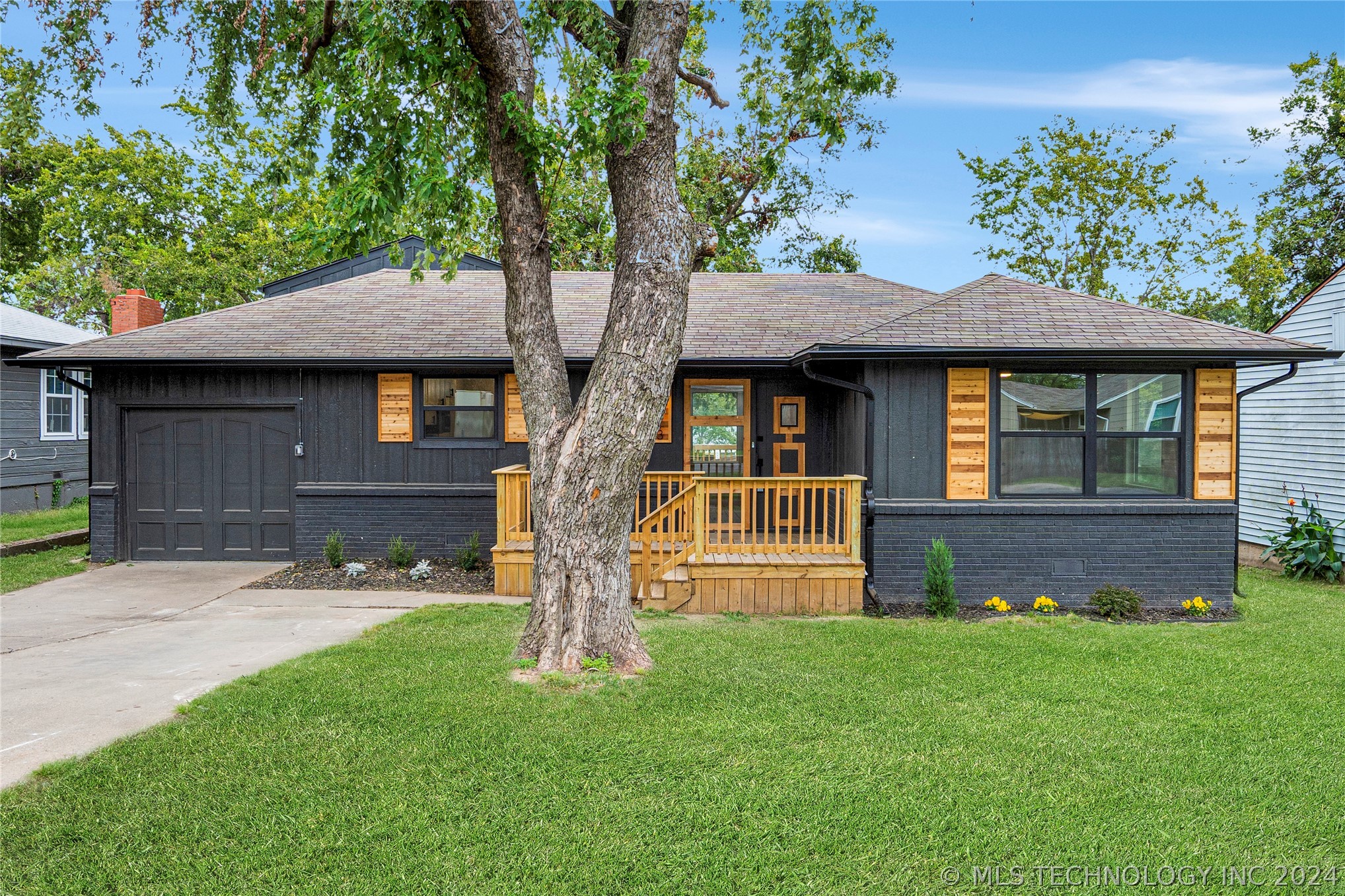 2413 S Pittsburg Avenue