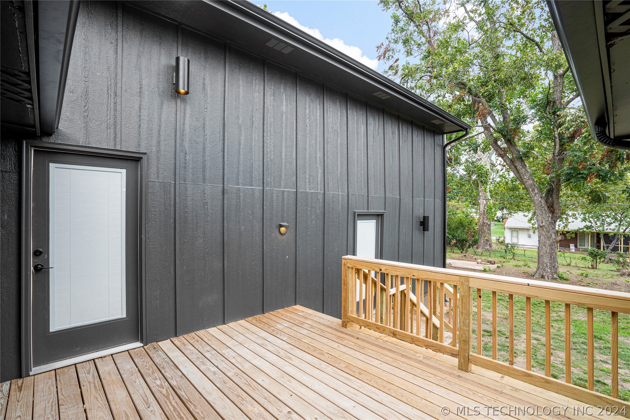 2413 S Pittsburg Avenue