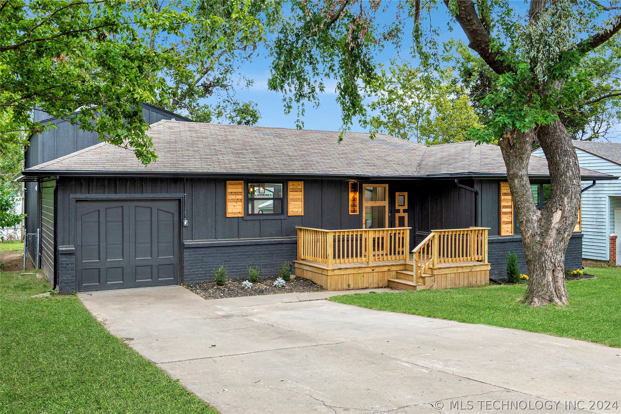 2413 S Pittsburg Avenue