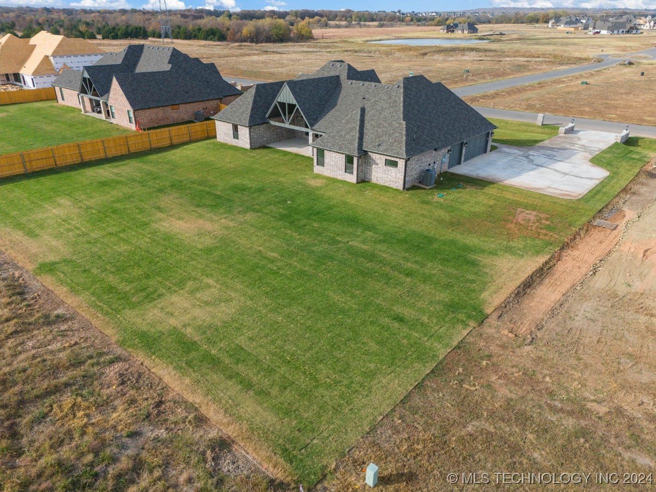 17513 S 56th East Avenue