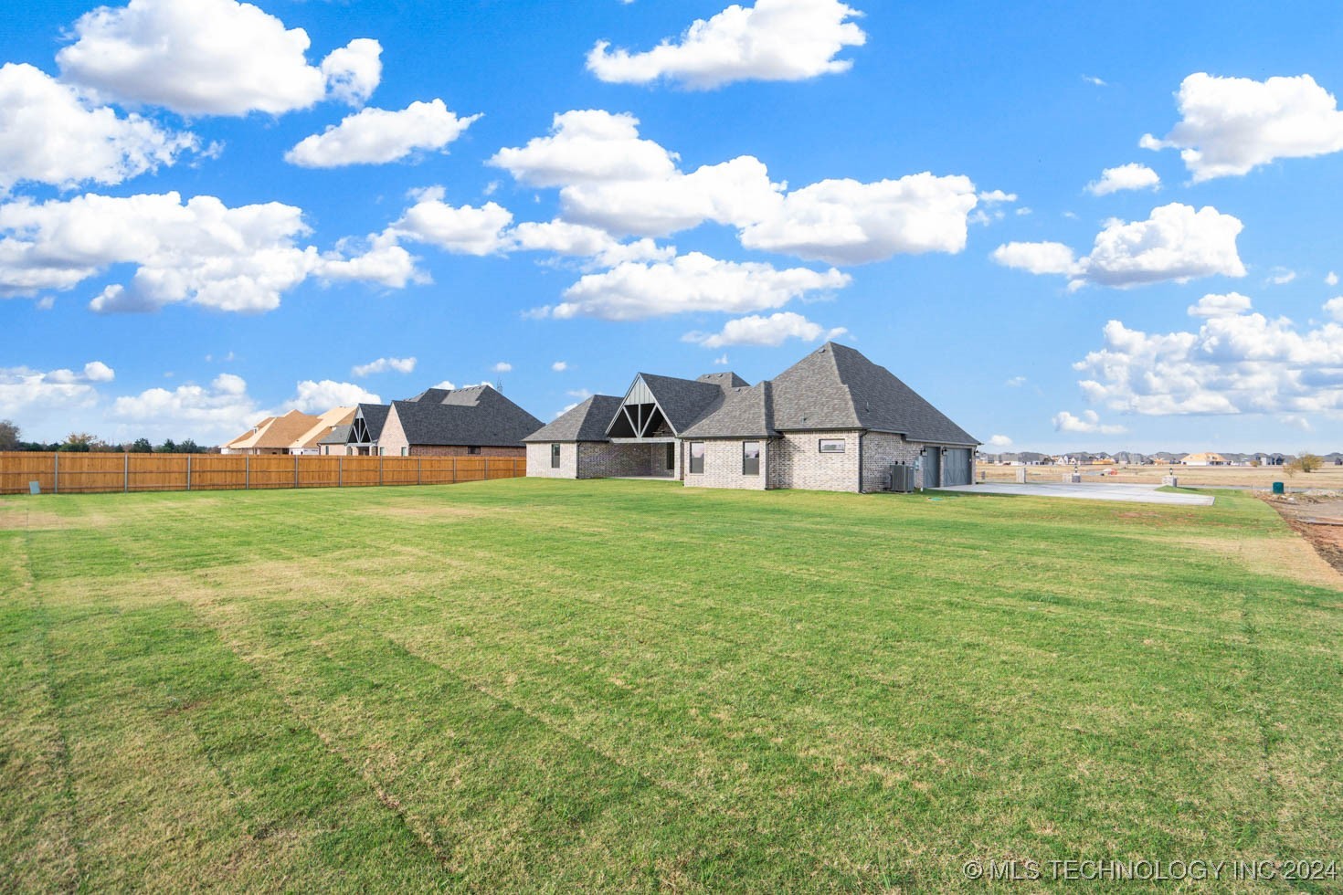 17513 S 56th East Avenue