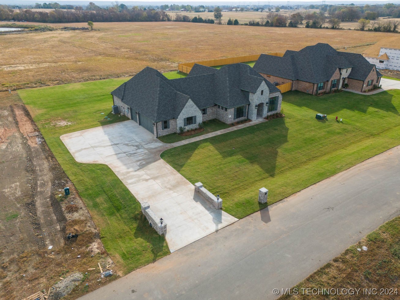 17513 S 56th East Avenue