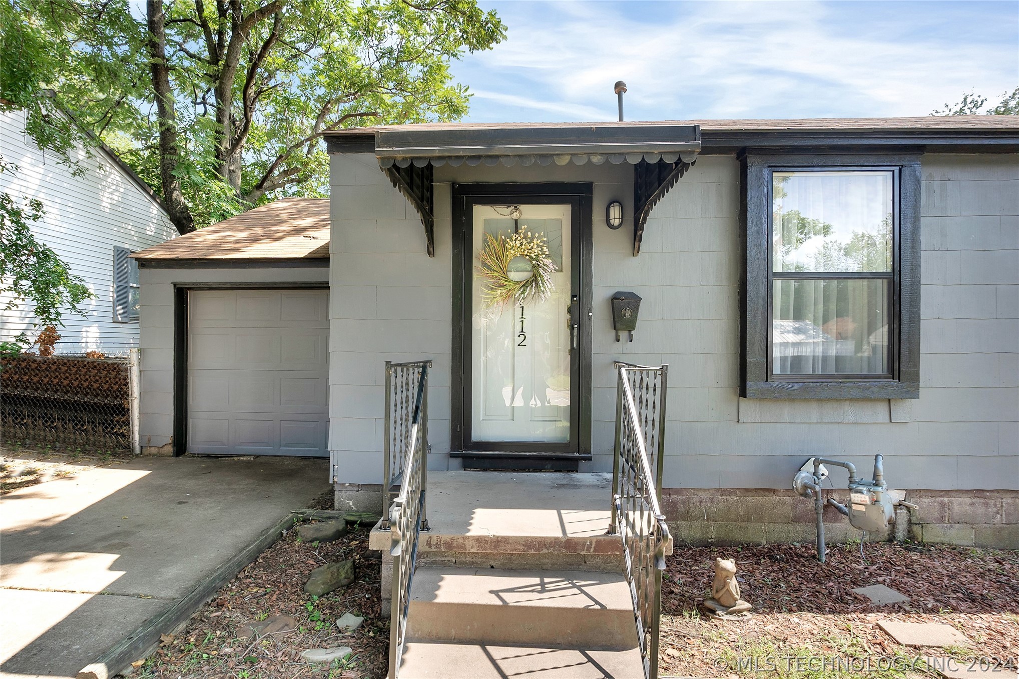 7112 E 4th Place
