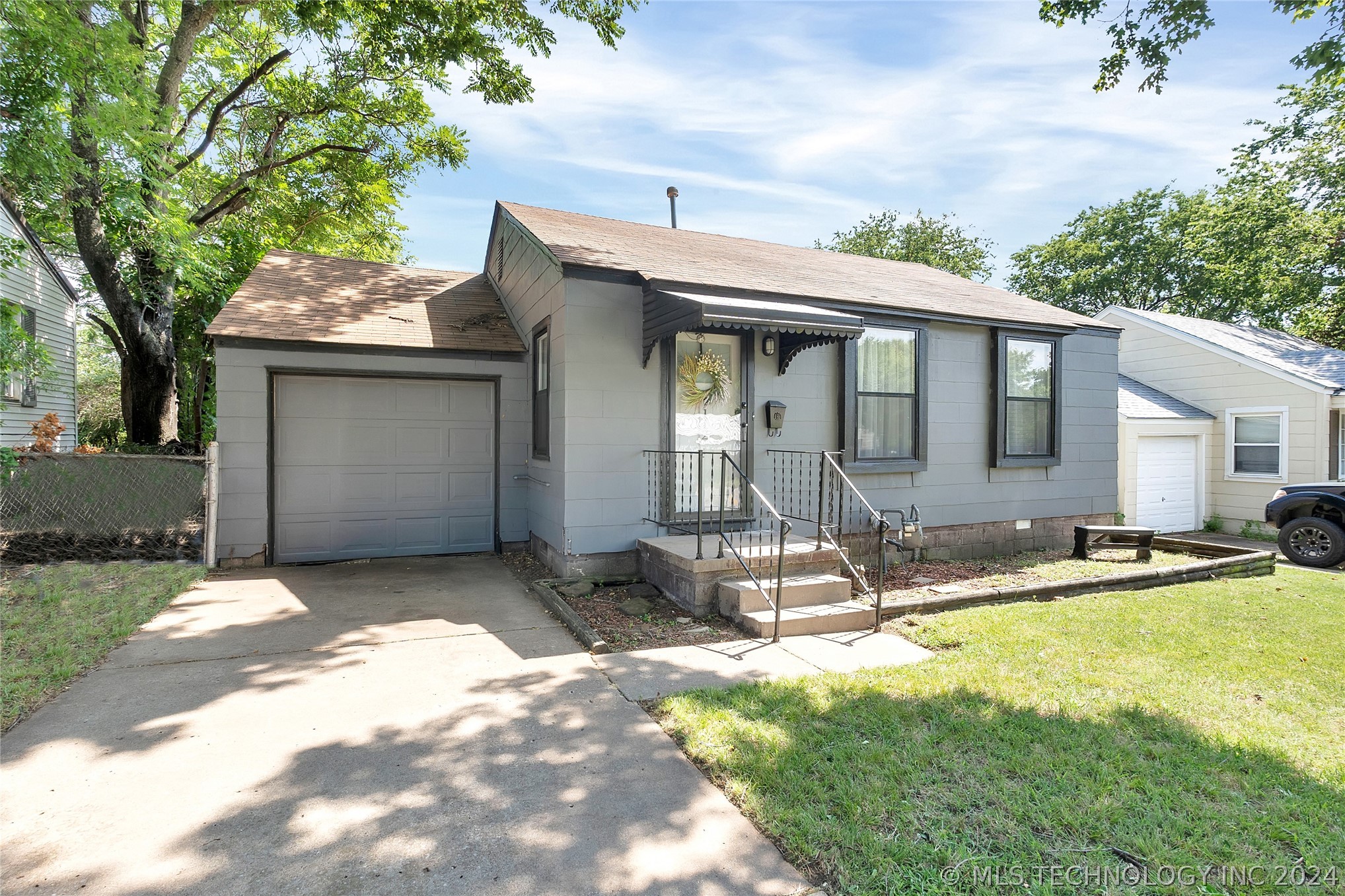 7112 E 4th Place