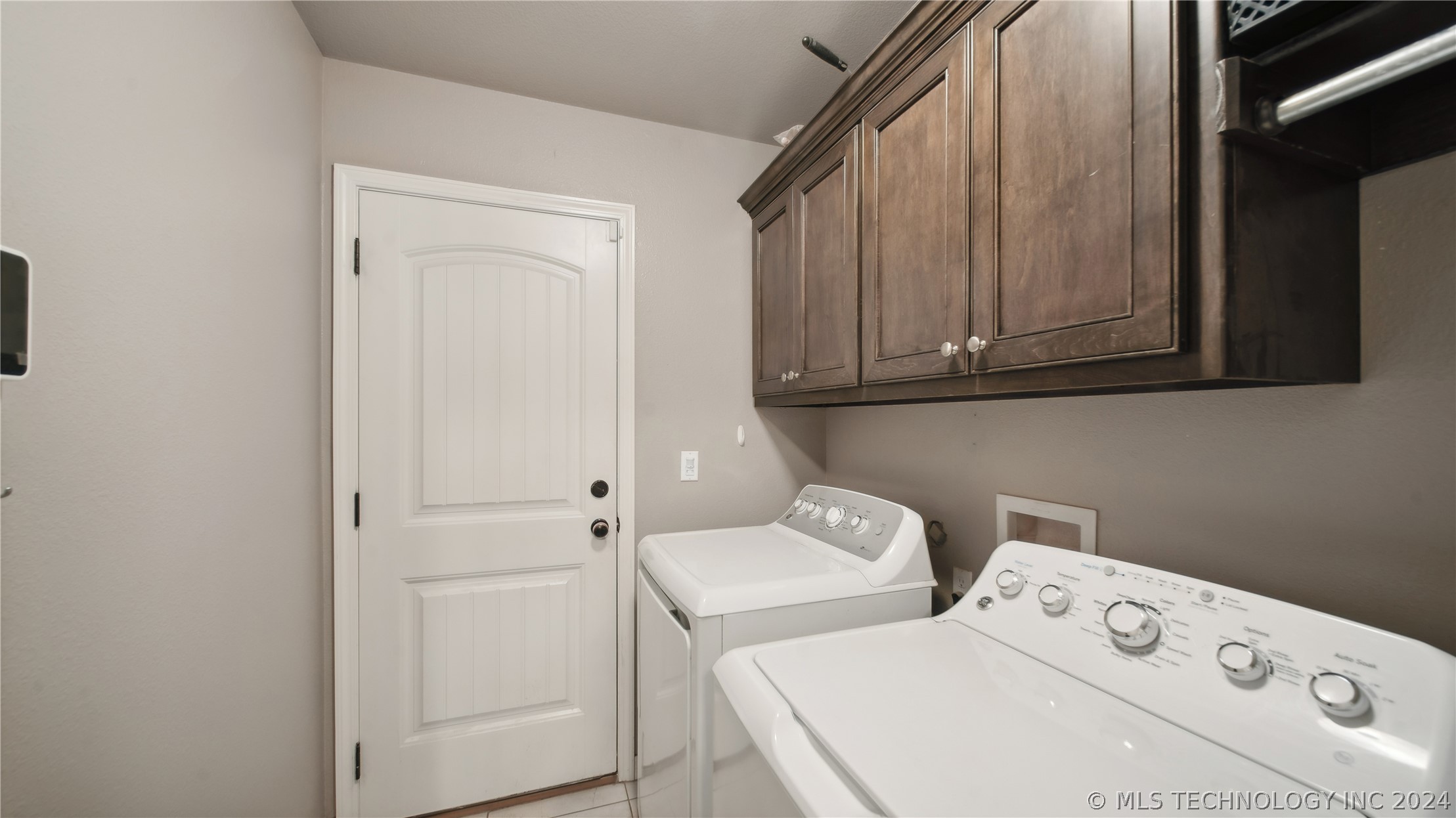 18223 E 49th Place S