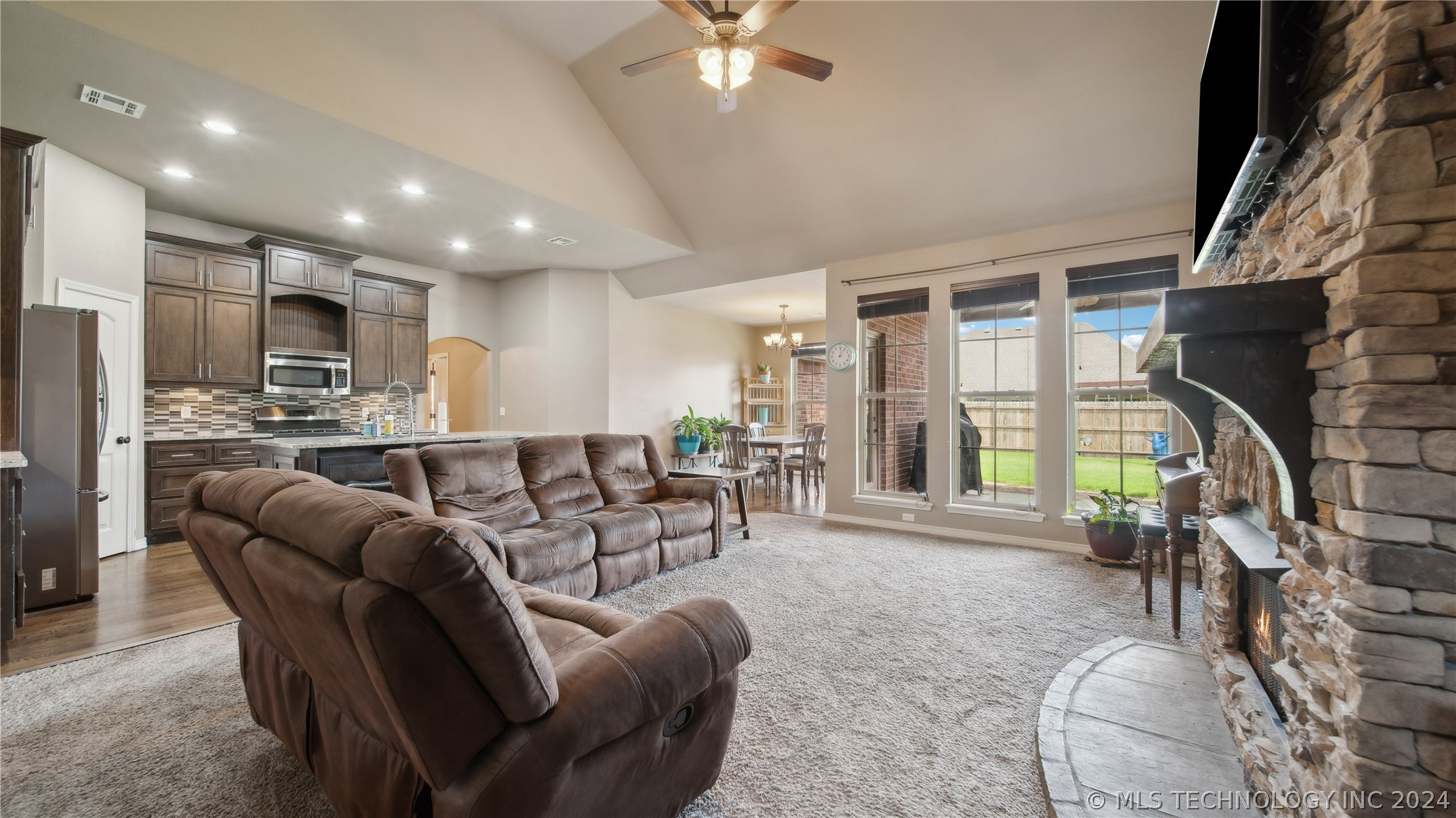 18223 E 49th Place S