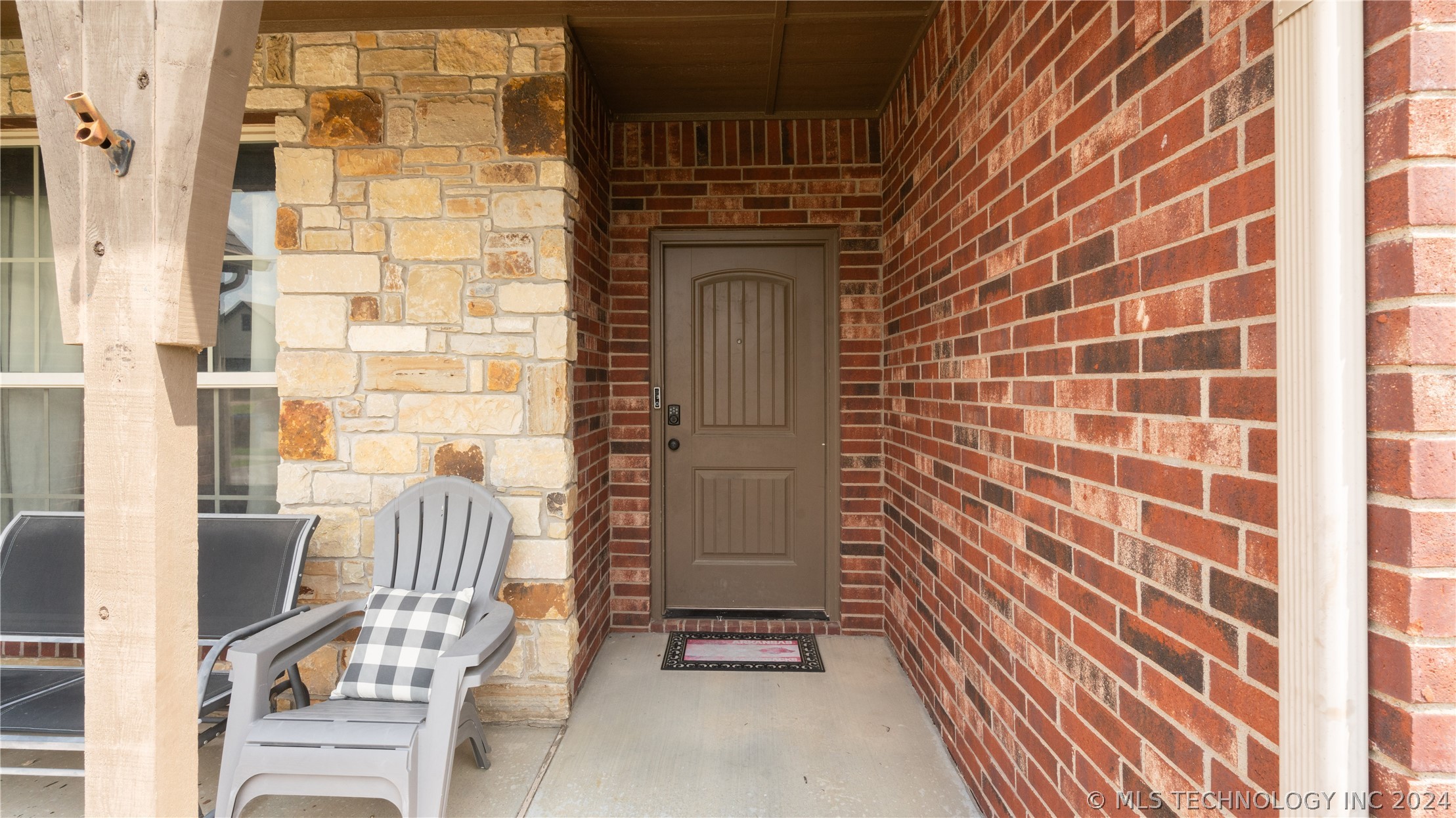 18223 E 49th Place S