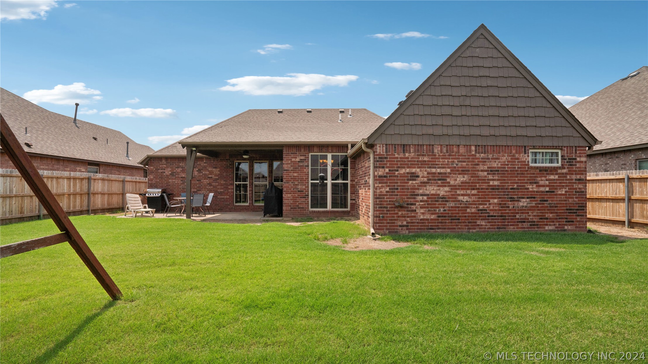 18223 E 49th Place S