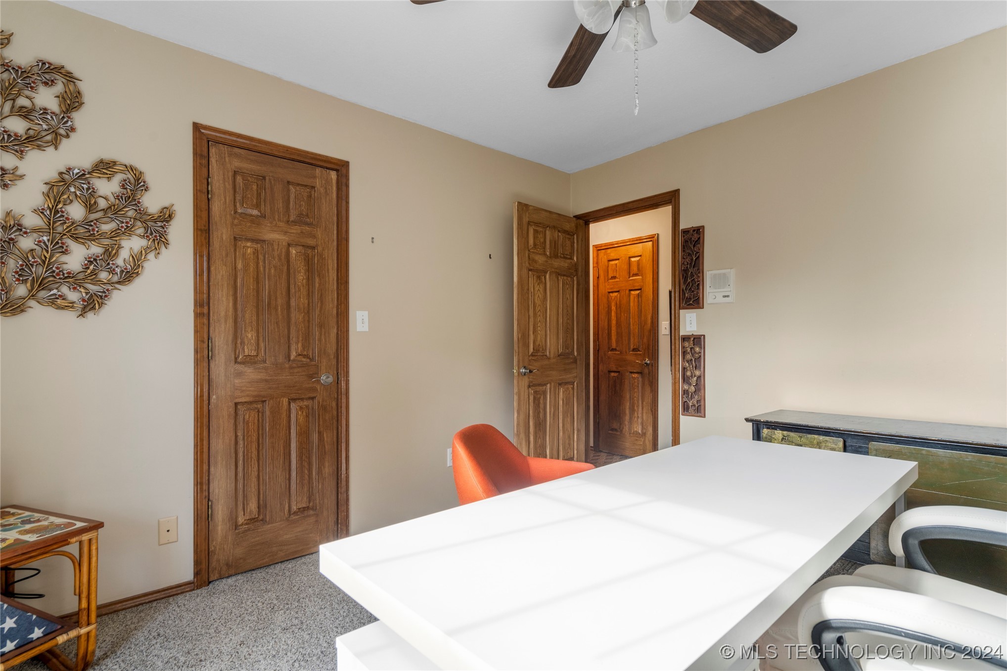 9945 S 72nd Avenue E