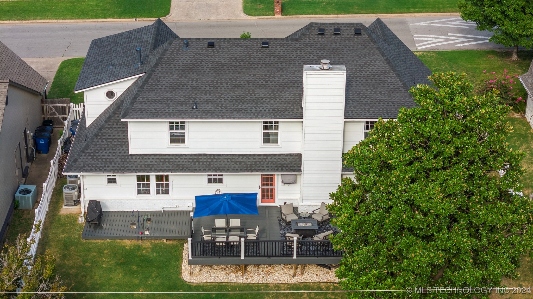 9945 S 72nd Avenue E