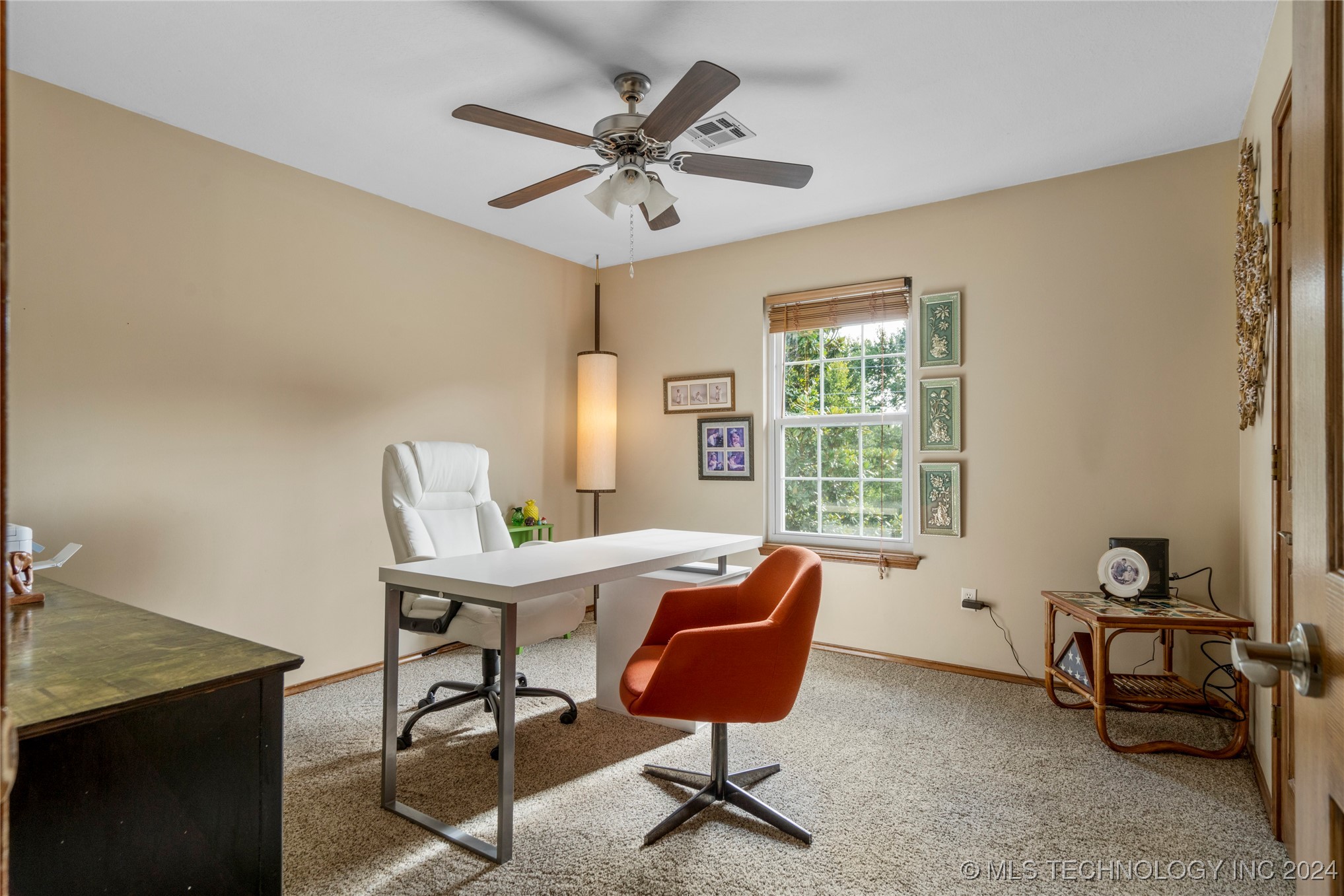 9945 S 72nd Avenue E