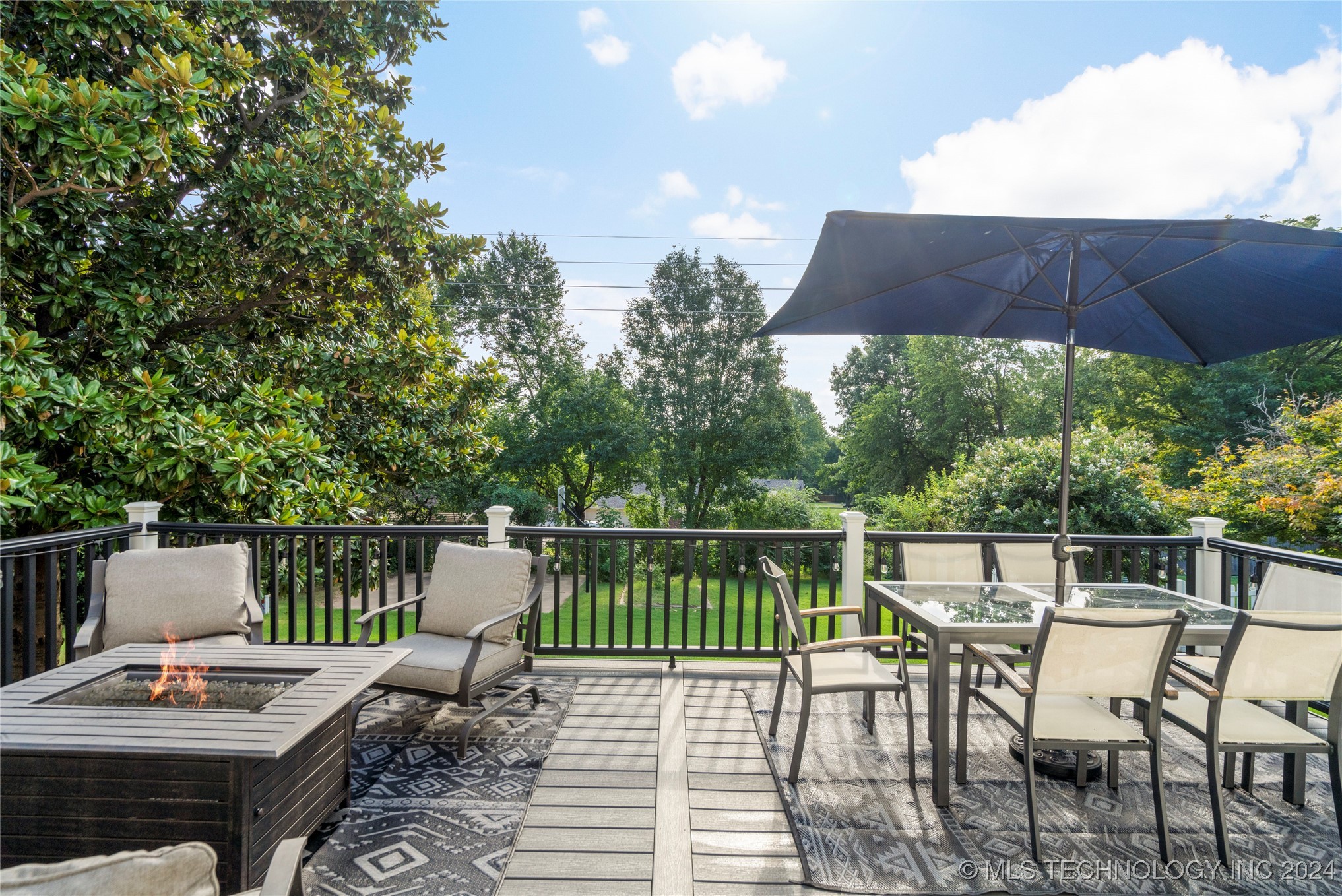 9945 S 72nd Avenue E