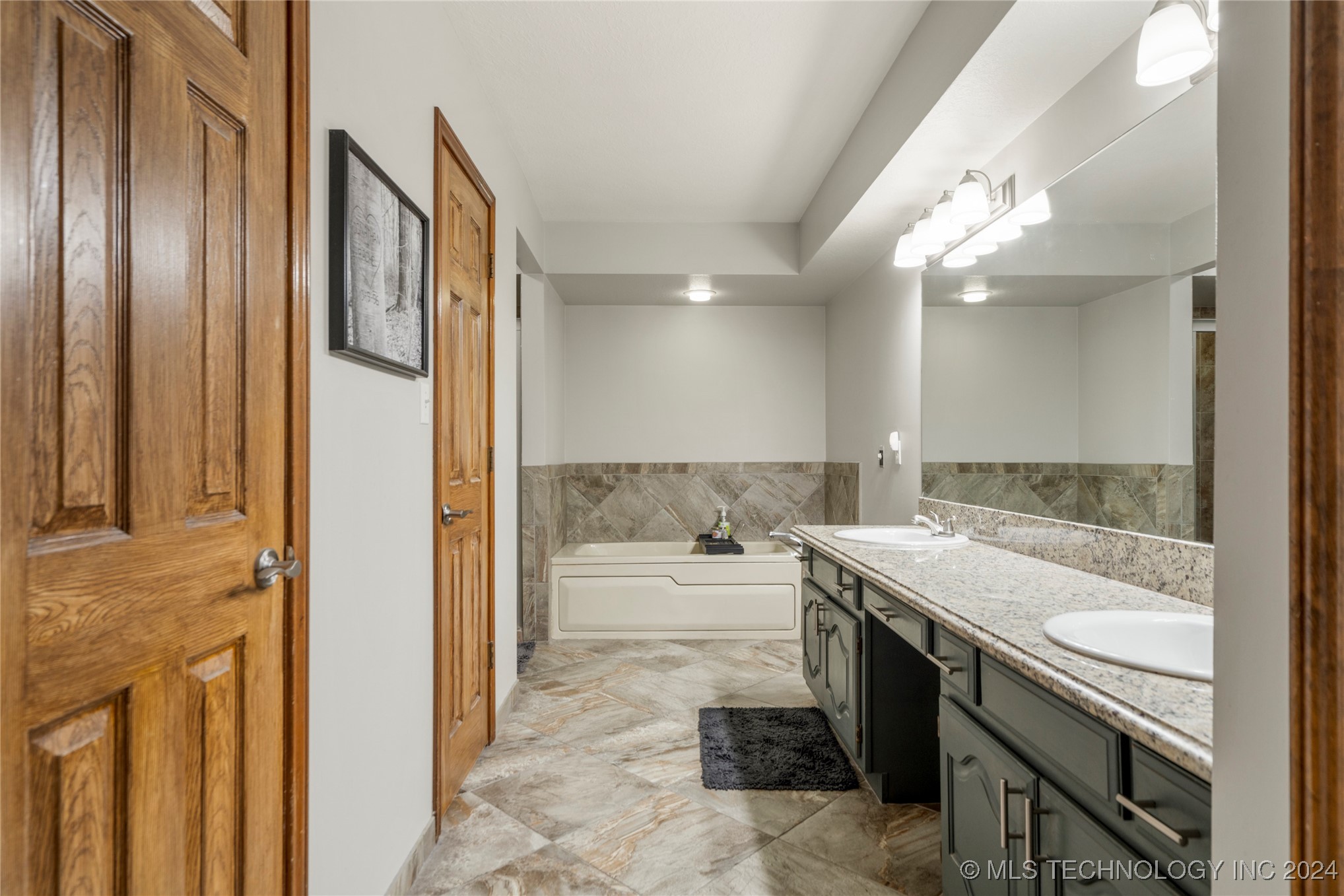 9945 S 72nd Avenue E