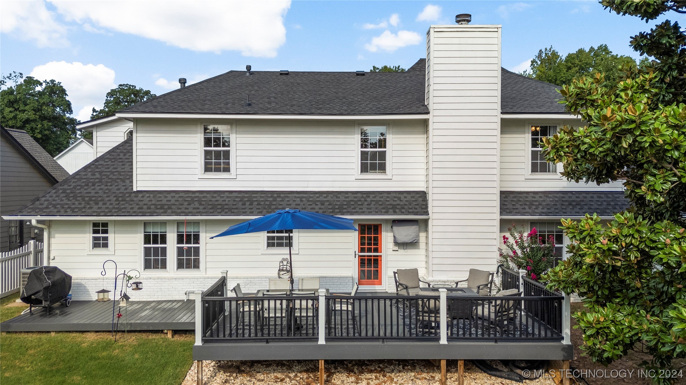 9945 S 72nd Avenue E