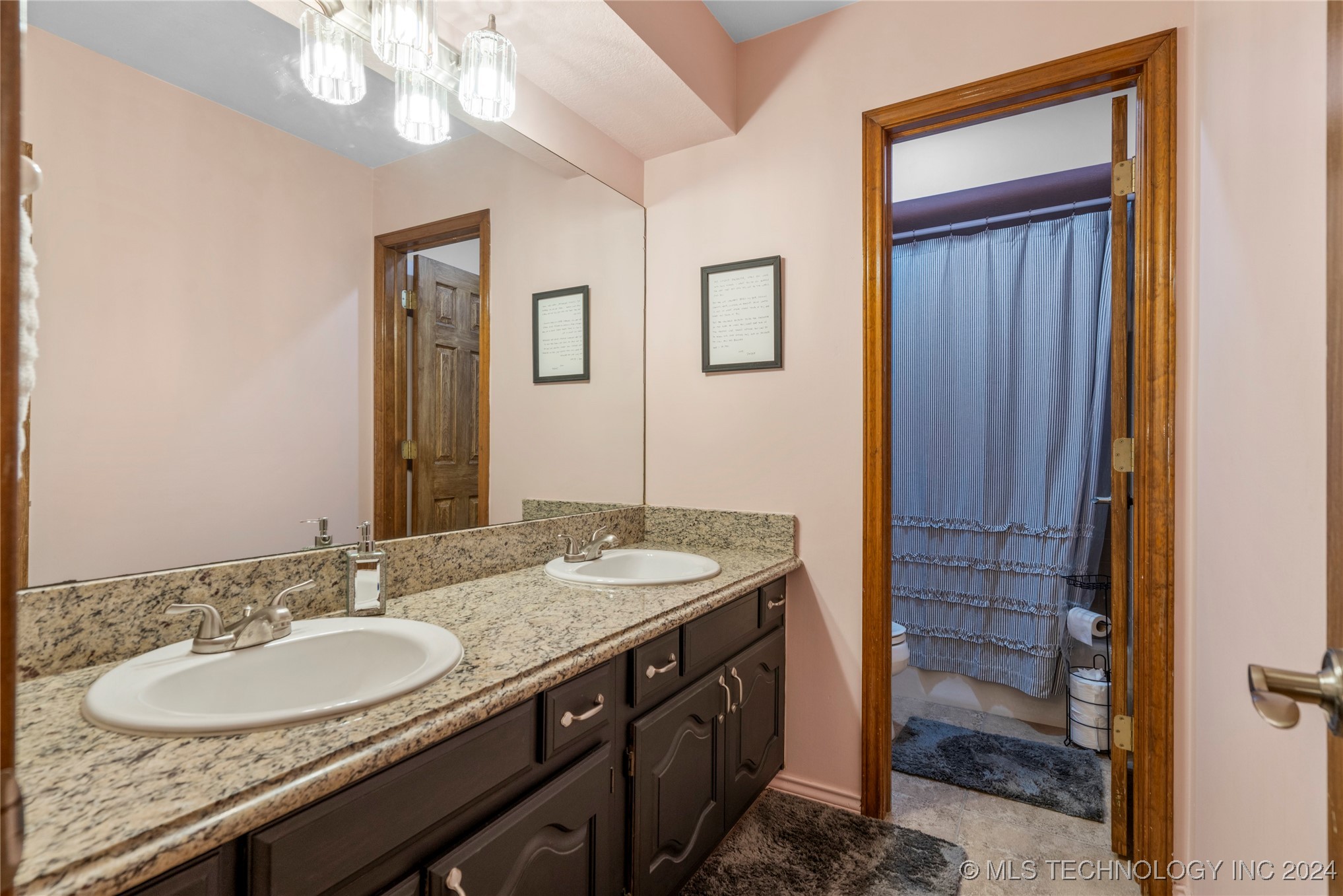 9945 S 72nd Avenue E