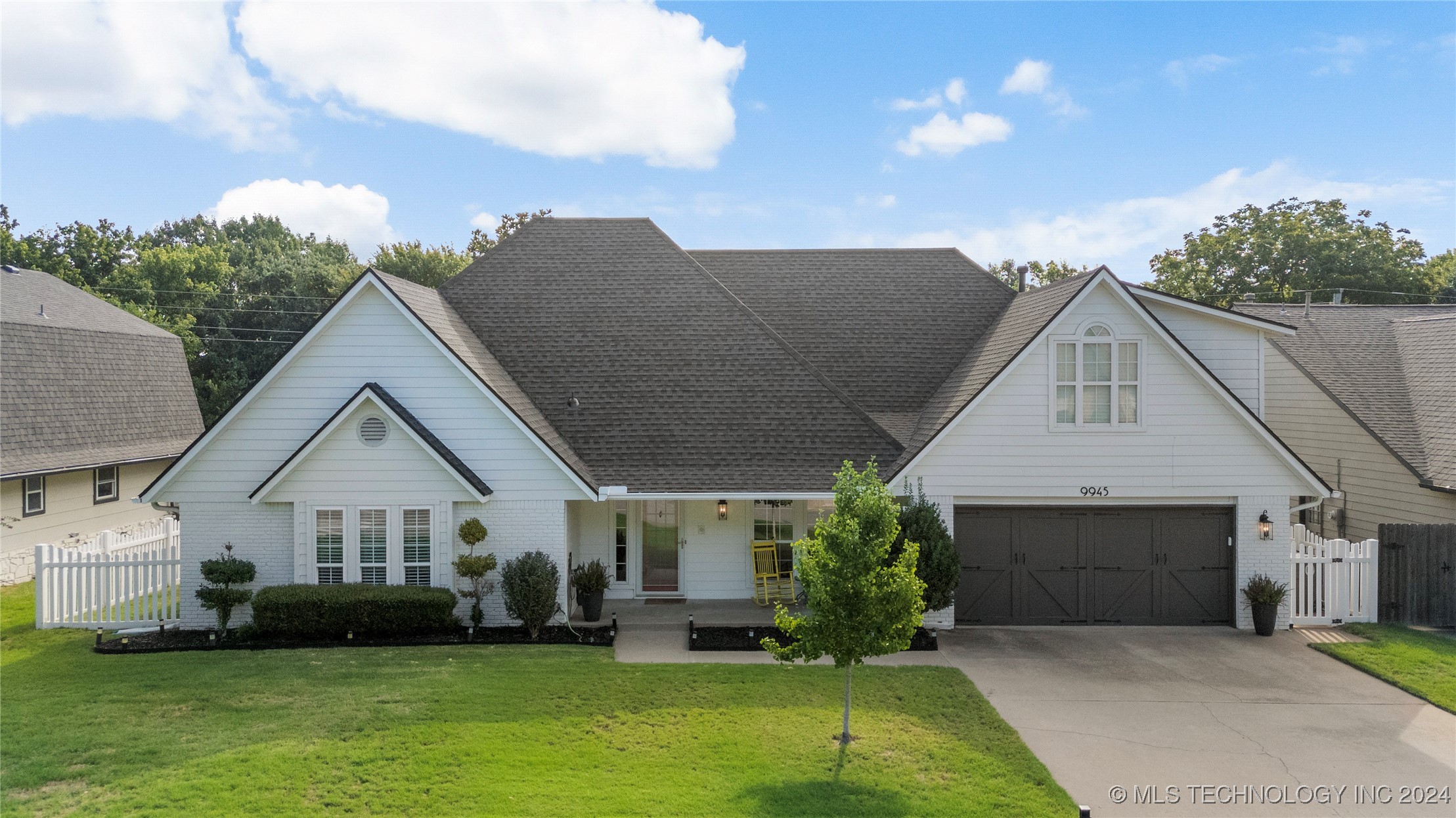 9945 S 72nd Avenue E