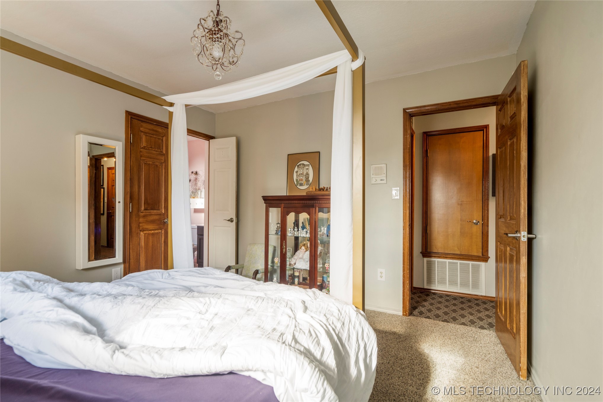 9945 S 72nd Avenue E