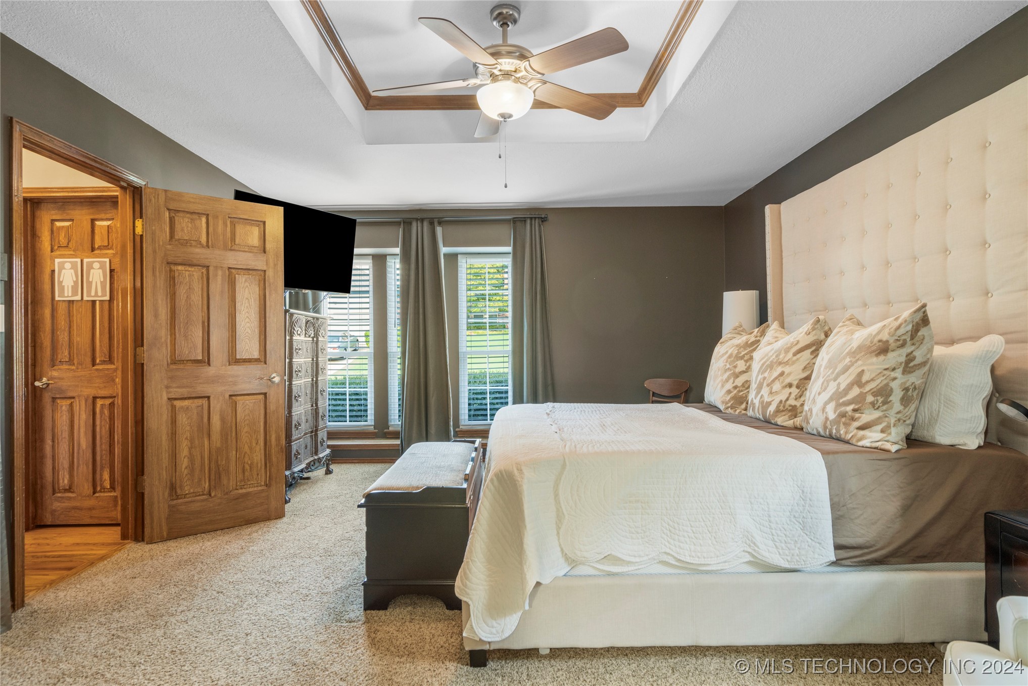 9945 S 72nd Avenue E