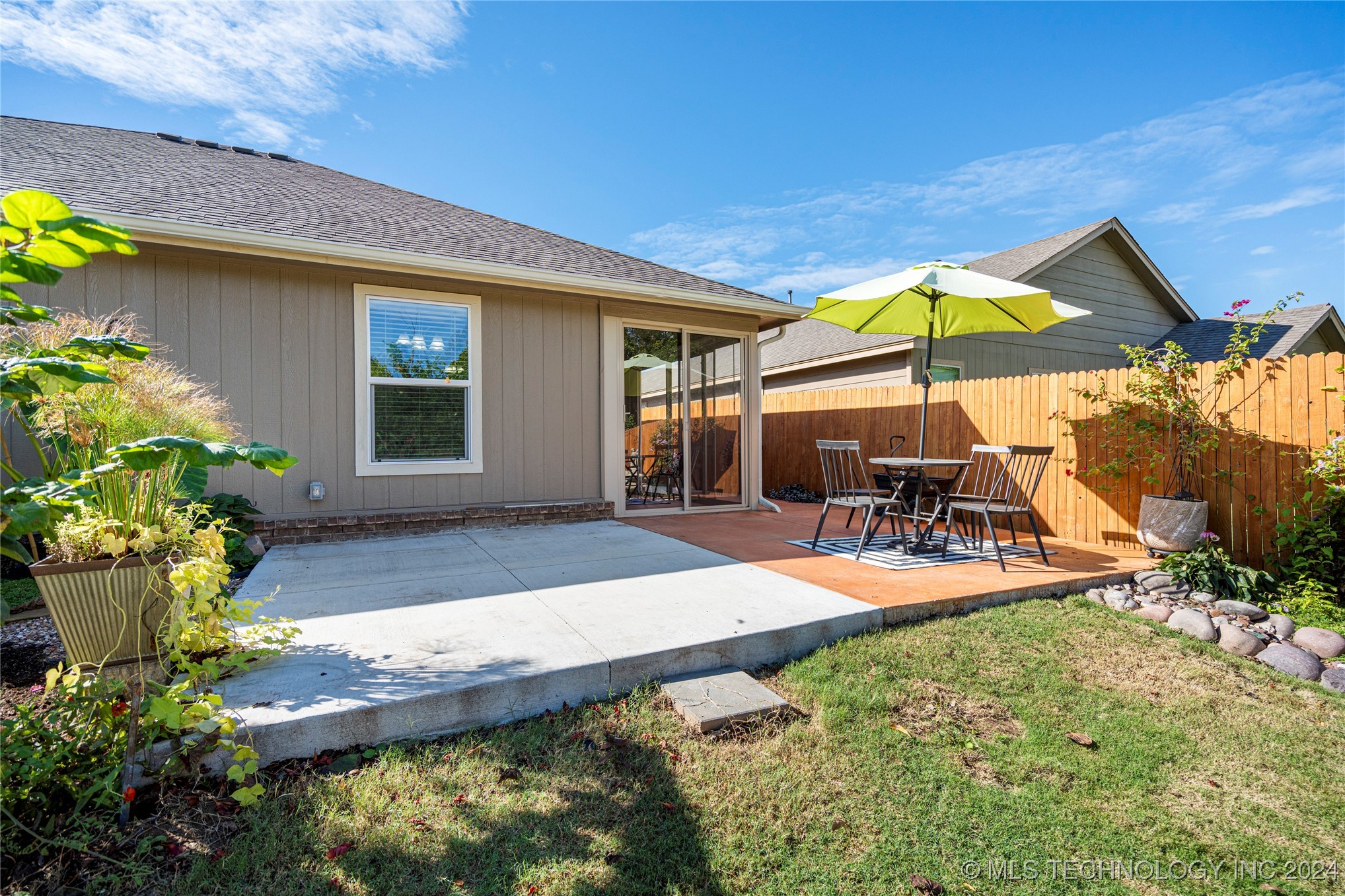 8543 E 160th Street S