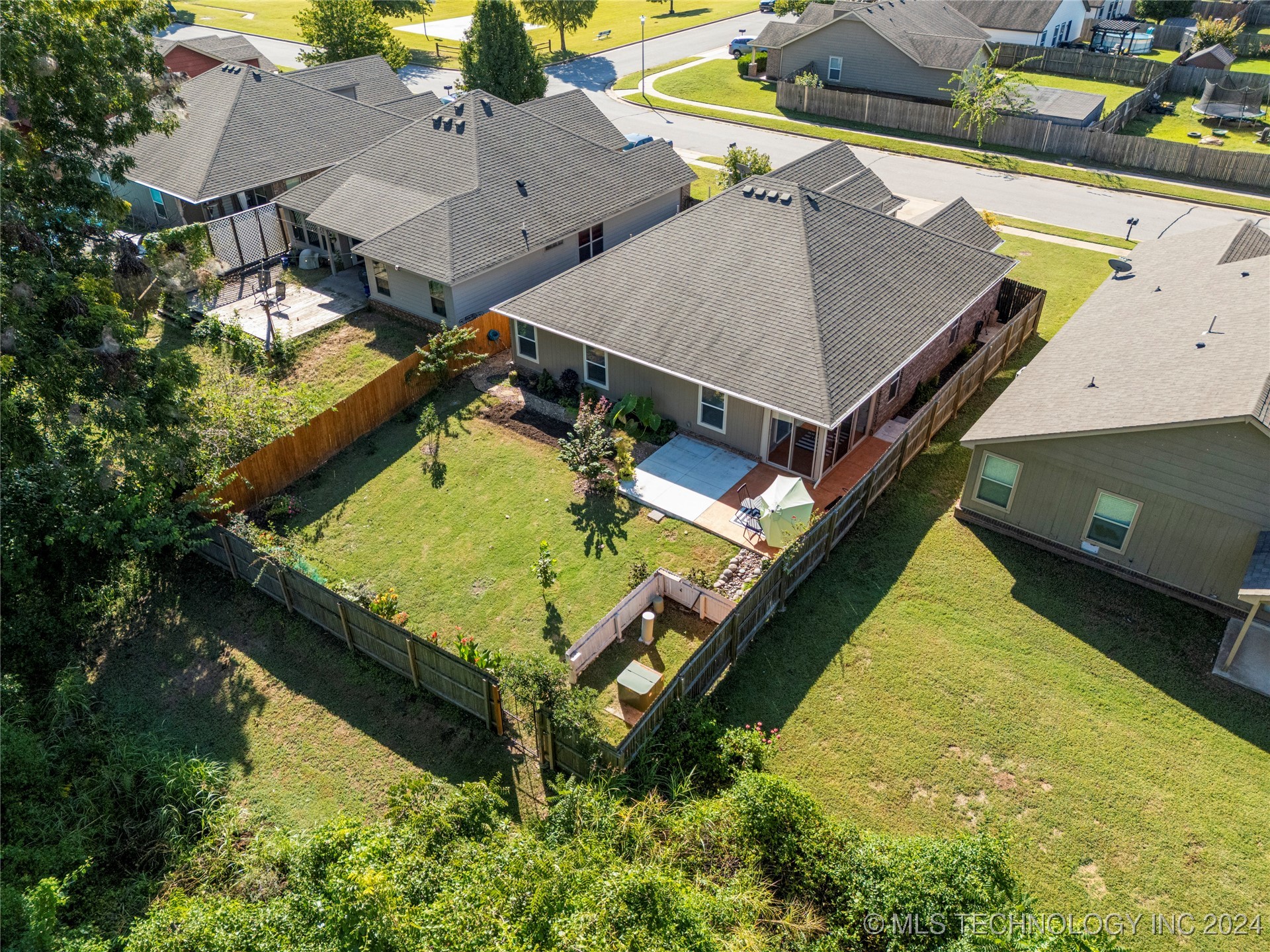 8543 E 160th Street S