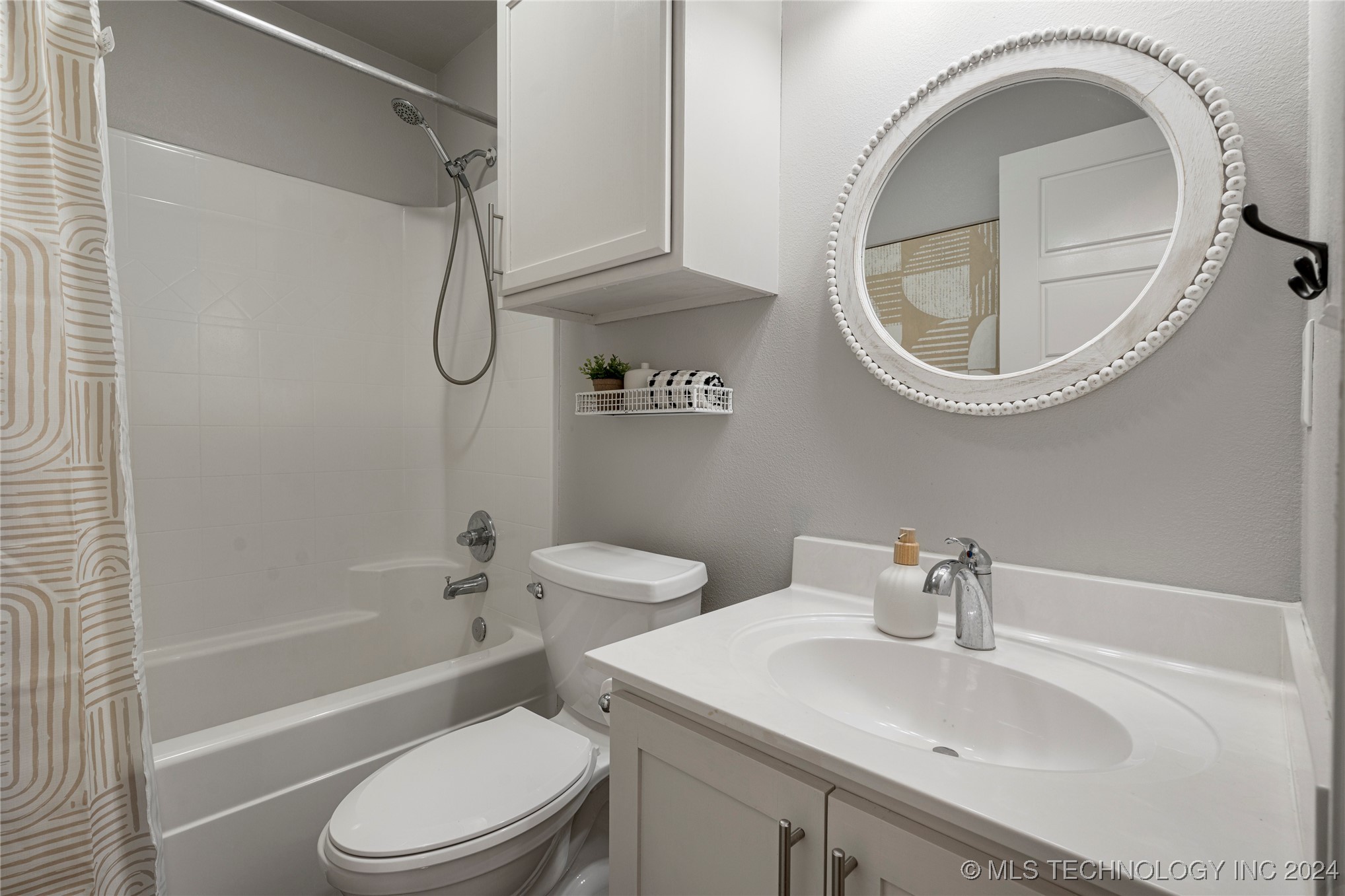 8543 E 160th Street S