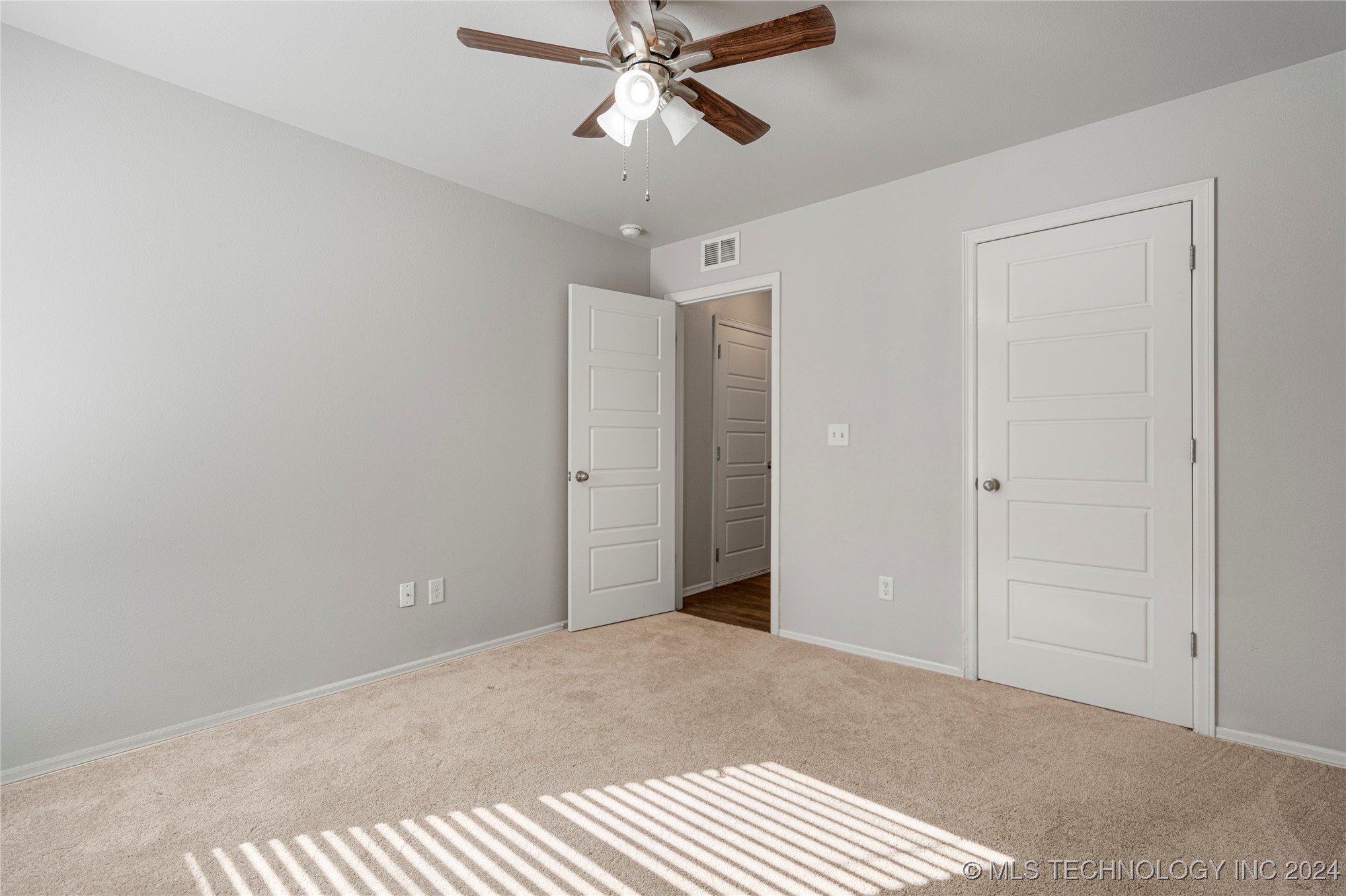 8543 E 160th Street S