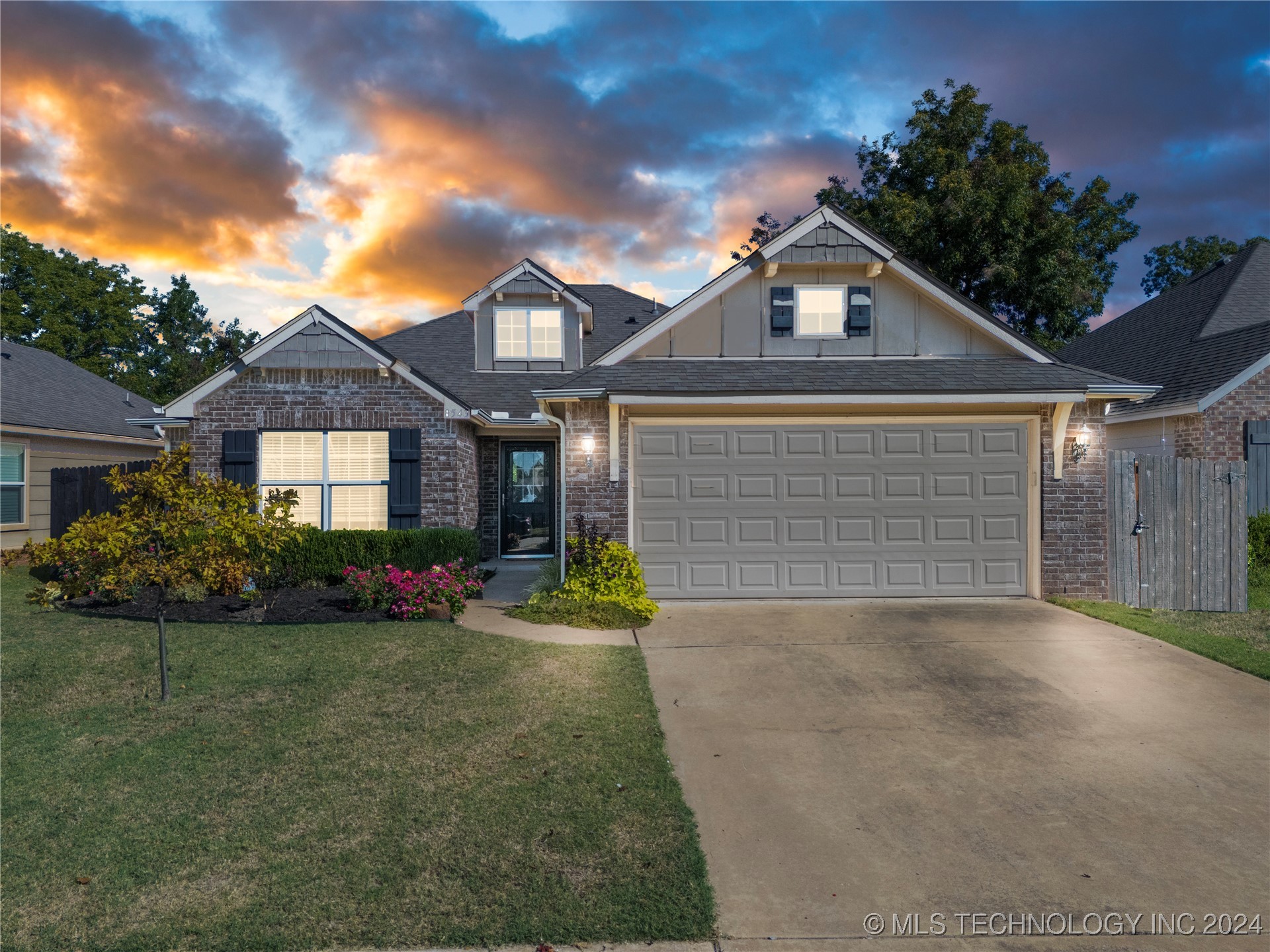 8543 E 160th Street S