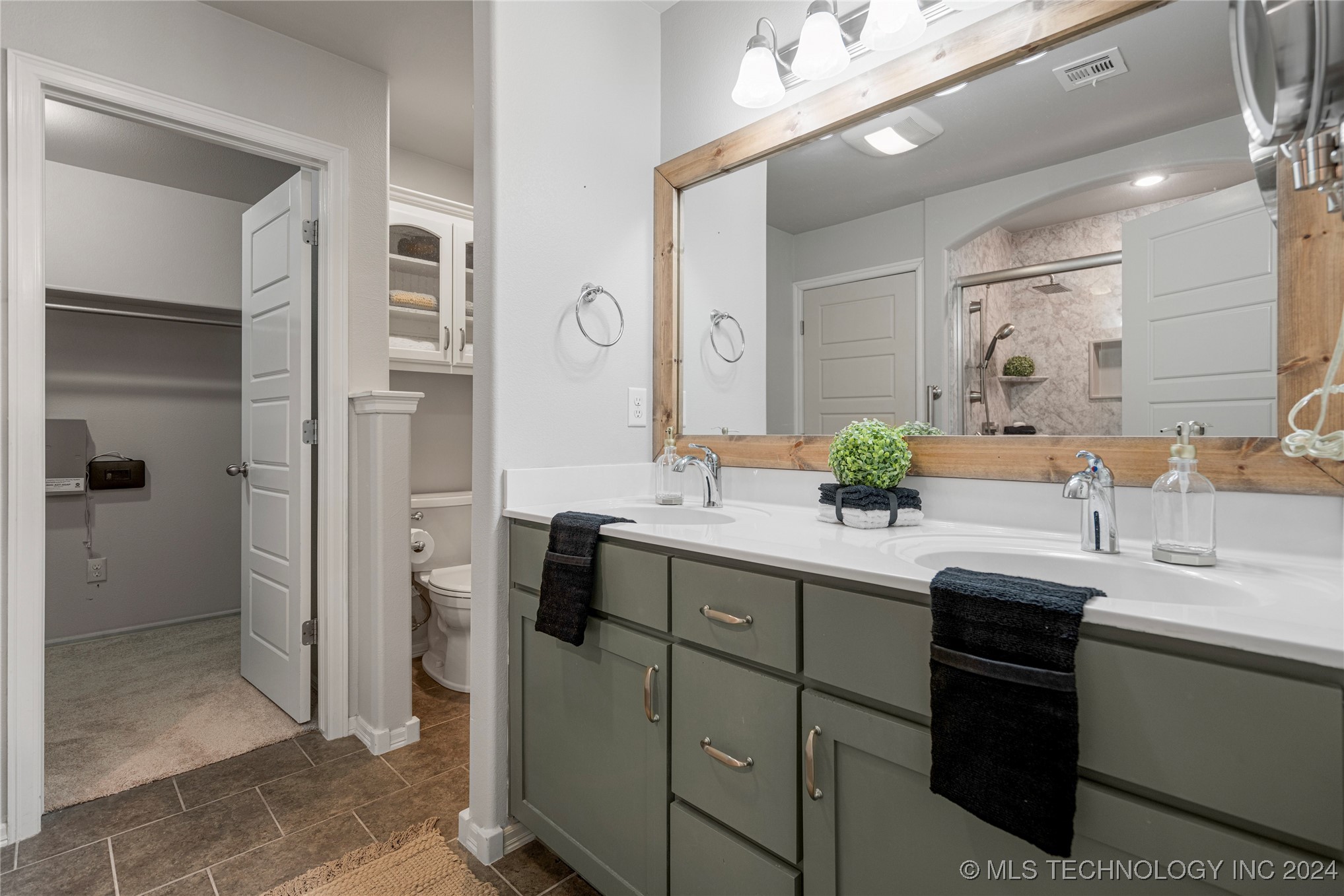 8543 E 160th Street S