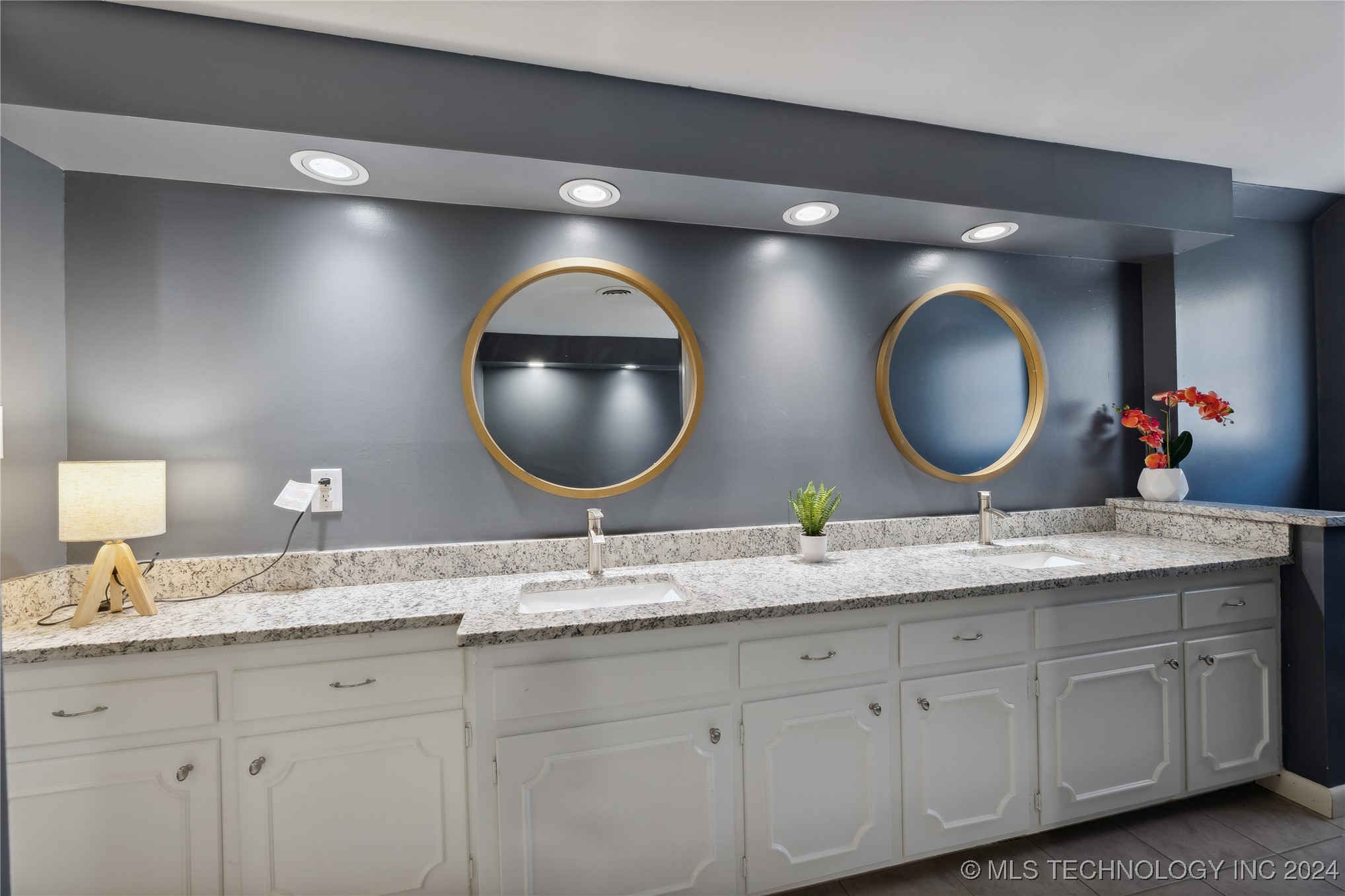 5605 S 30th West Avenue