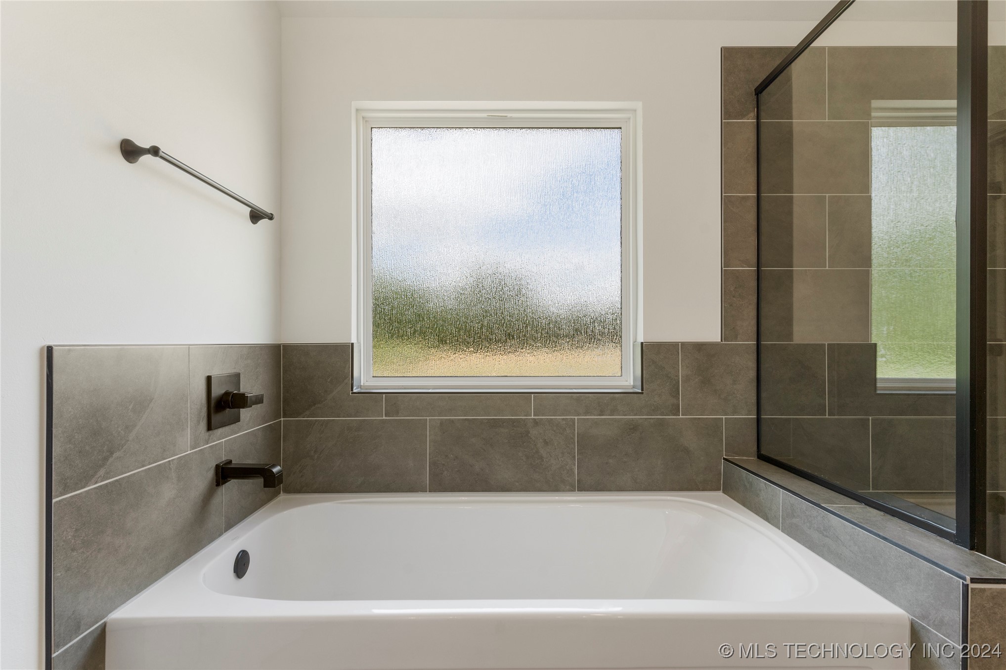 12914 S 20th Place E