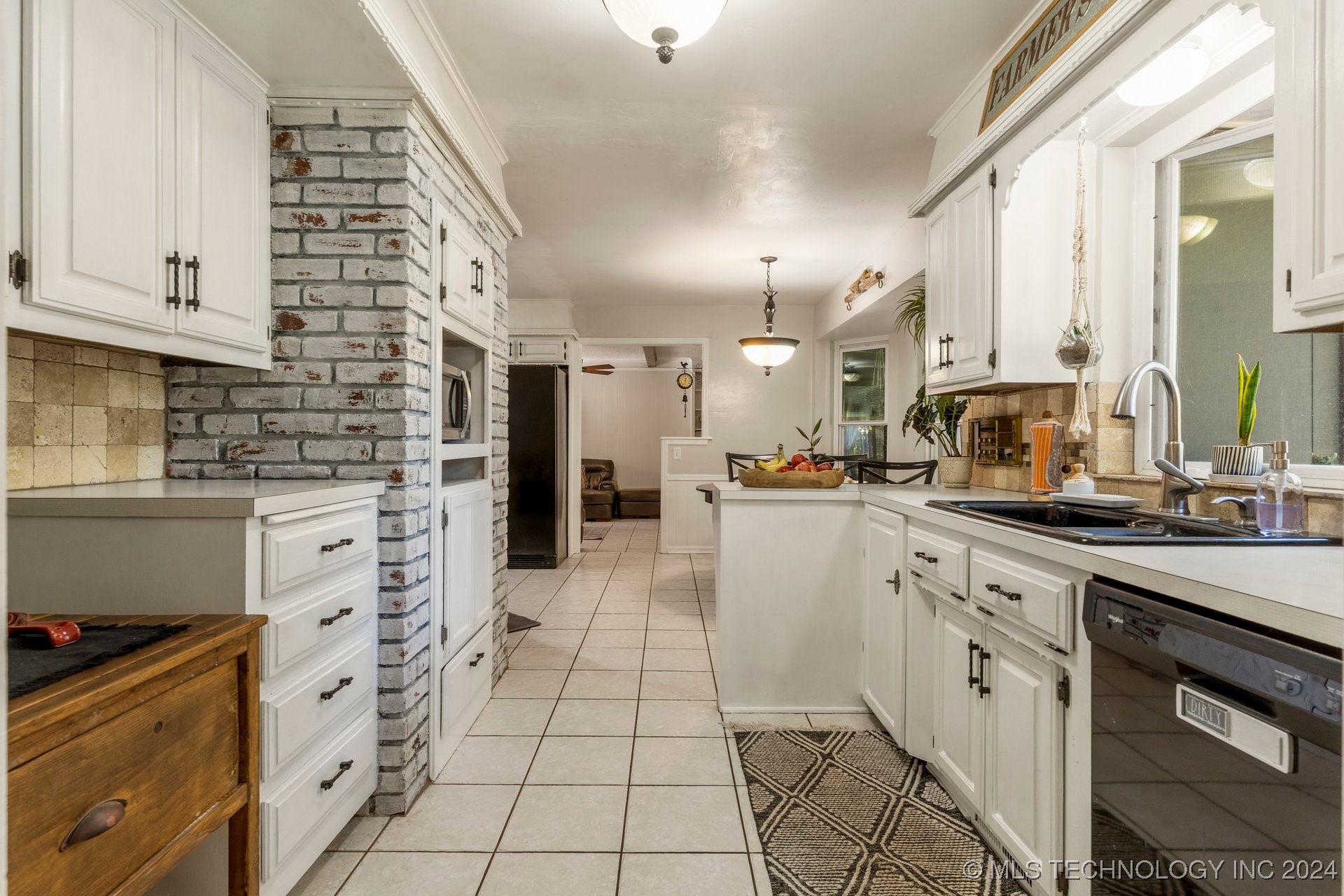 6401 S 221st East Avenue