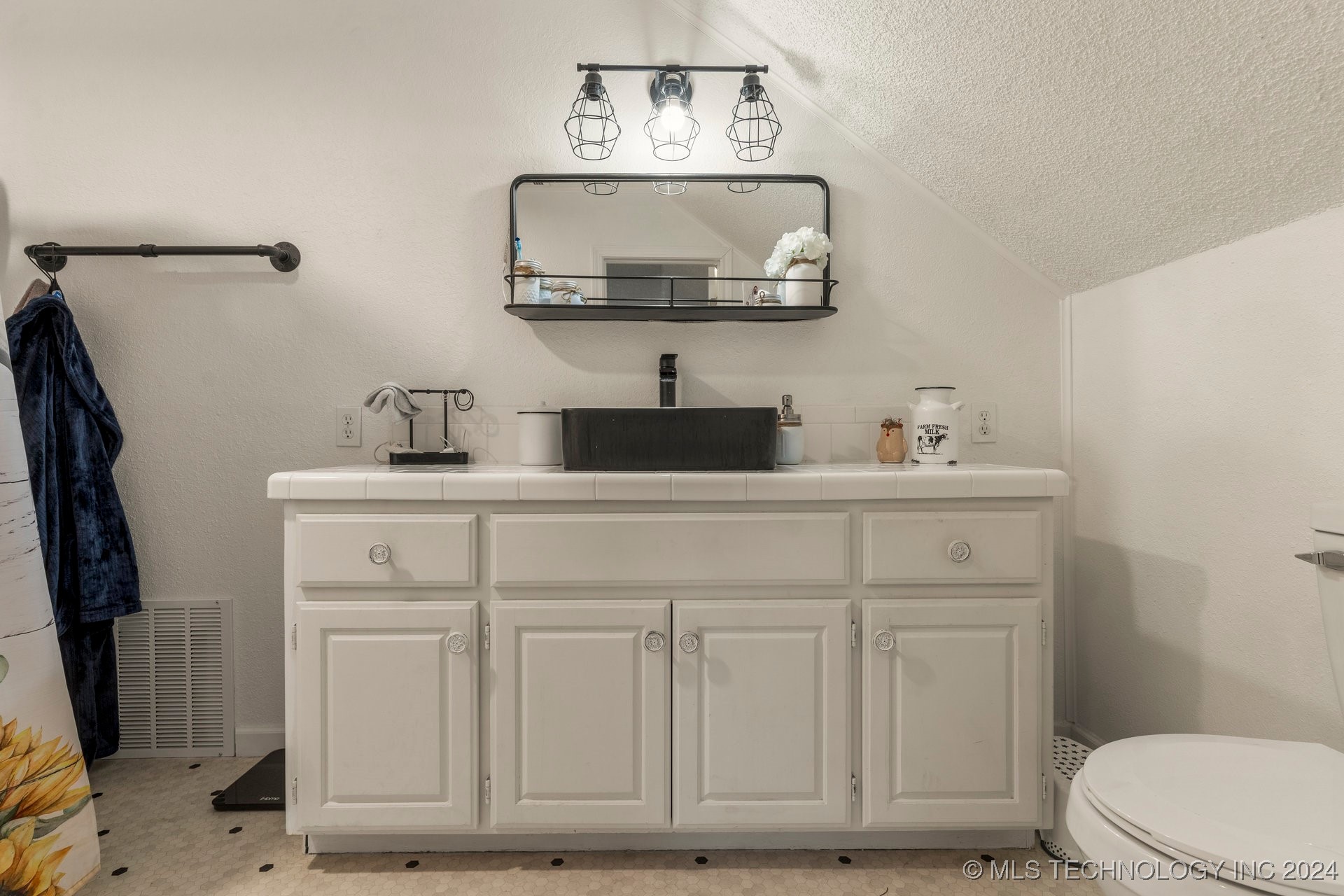 6401 S 221st East Avenue