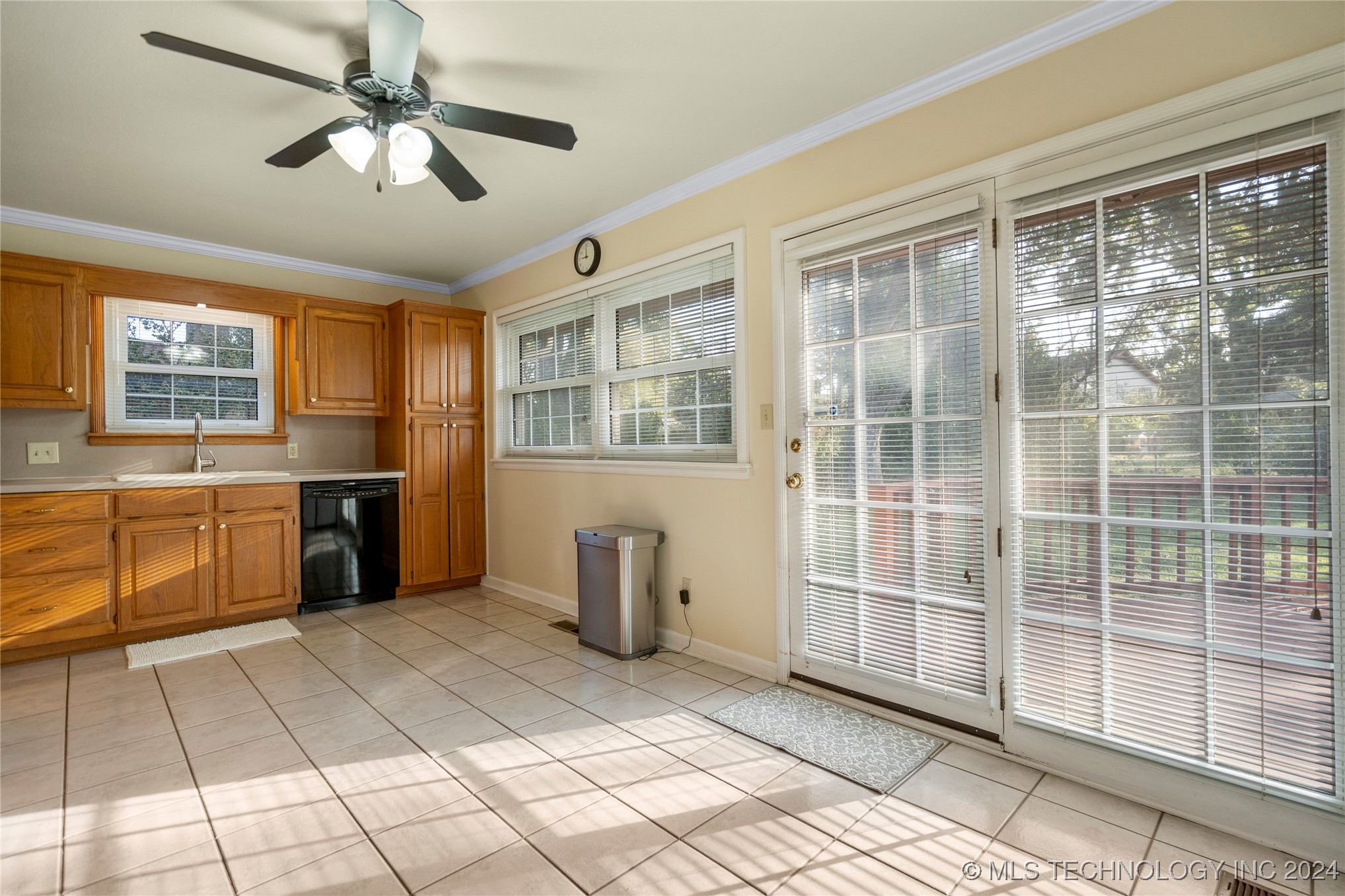 5847 S Lakewood Avenue