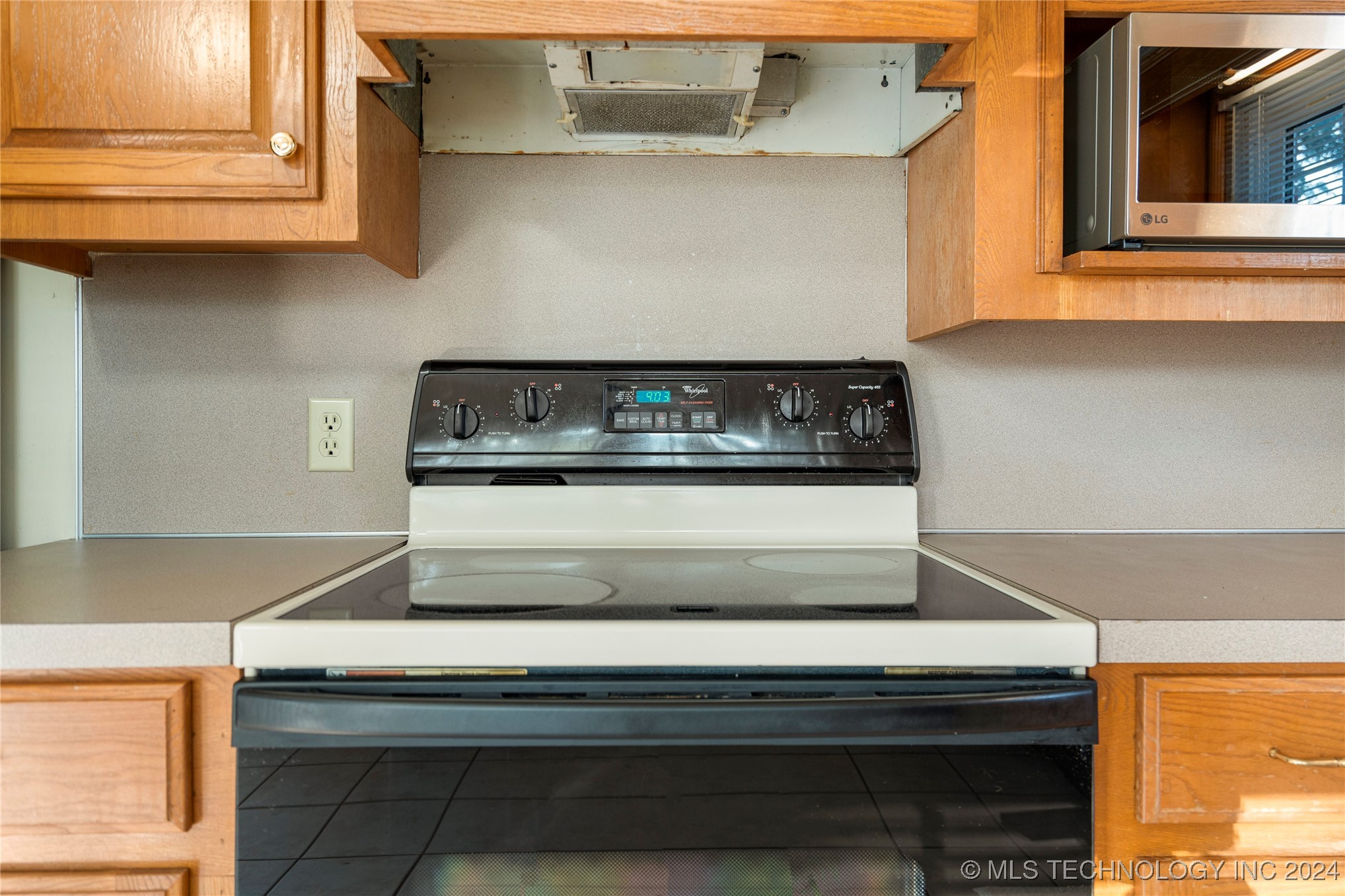 5847 S Lakewood Avenue