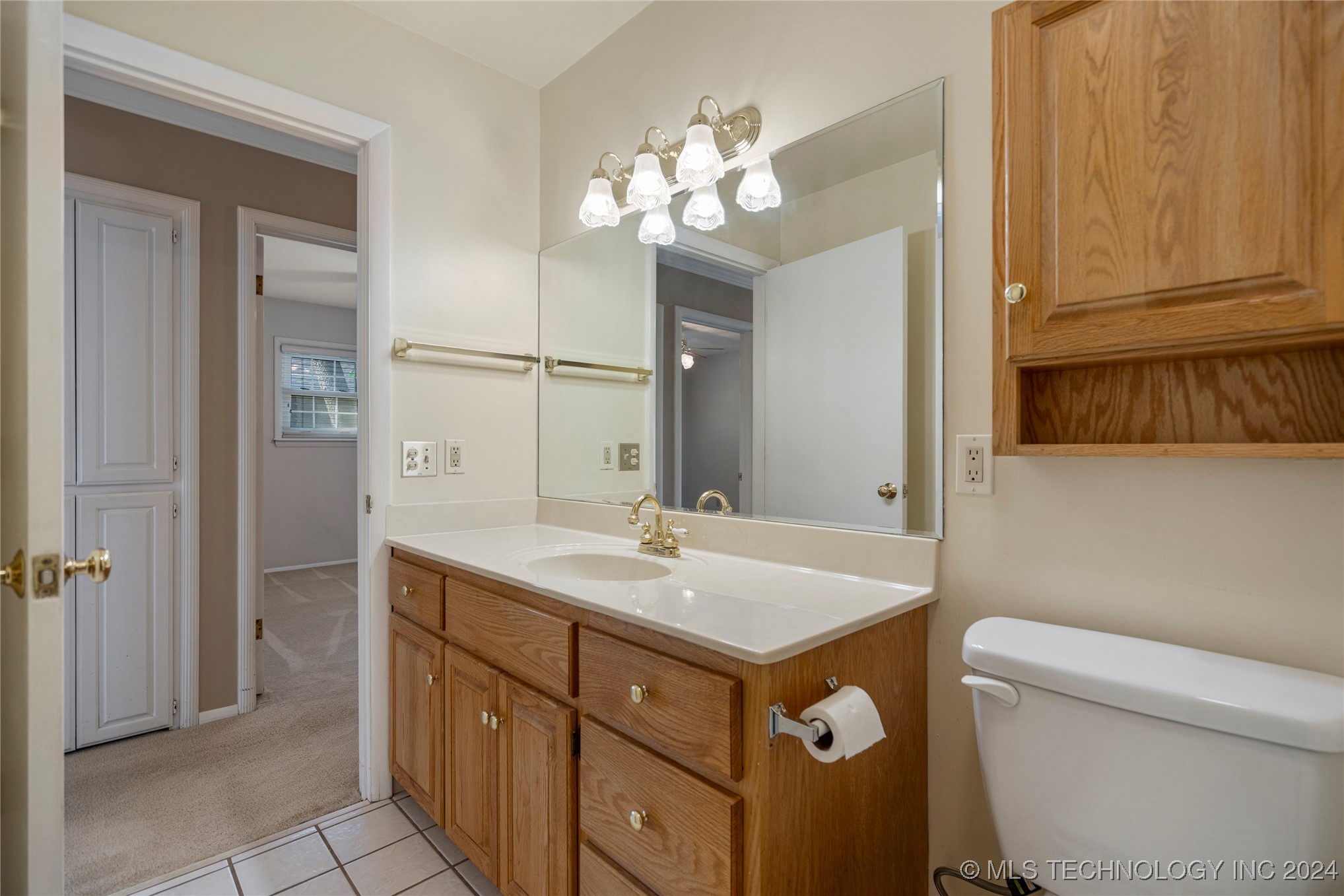 5847 S Lakewood Avenue