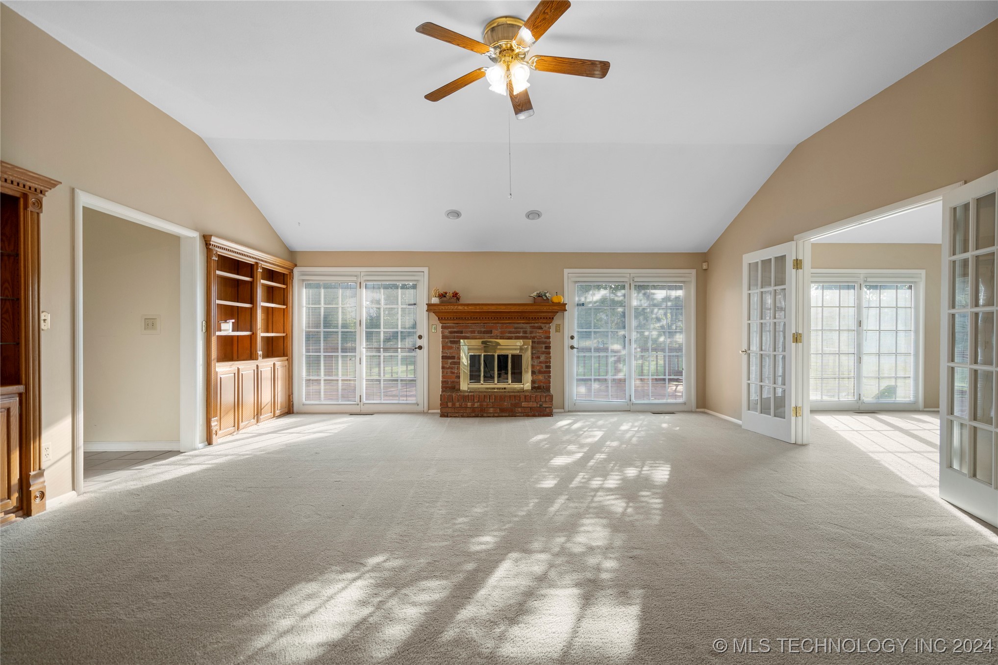 5847 S Lakewood Avenue