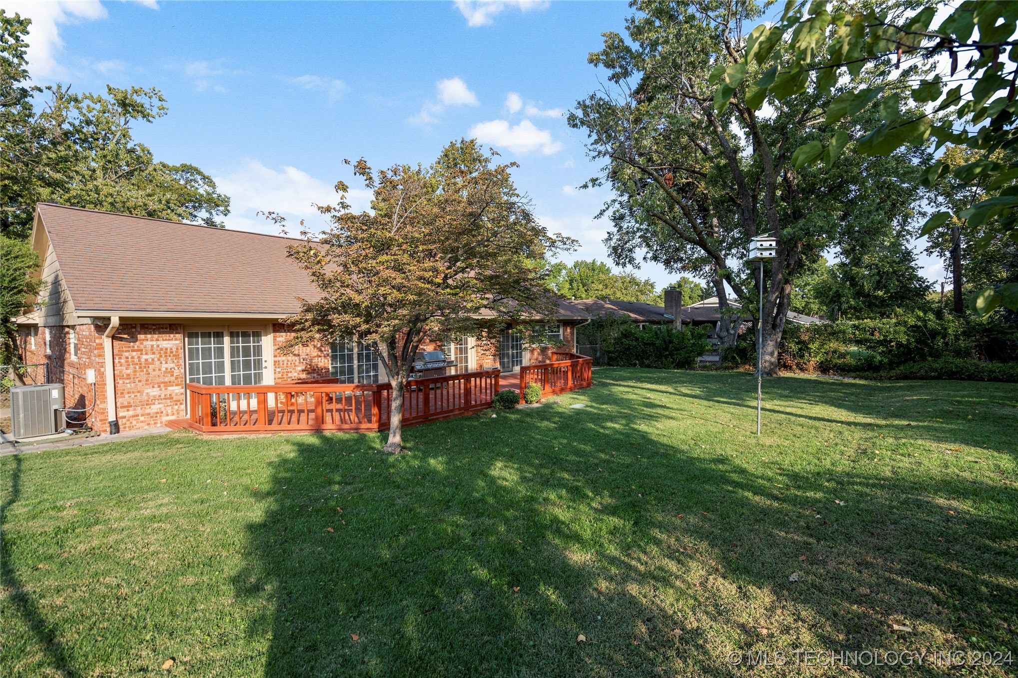 5847 S Lakewood Avenue