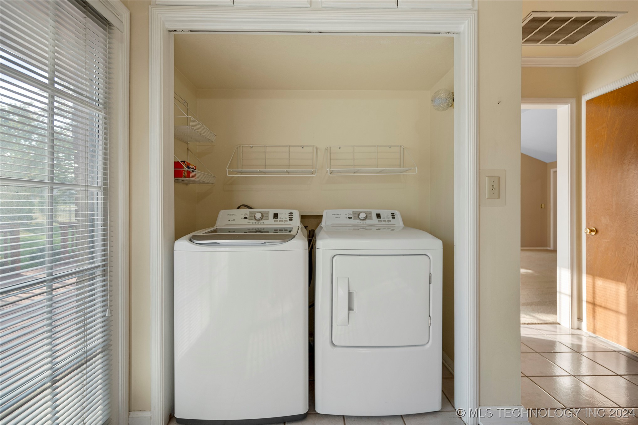 5847 S Lakewood Avenue