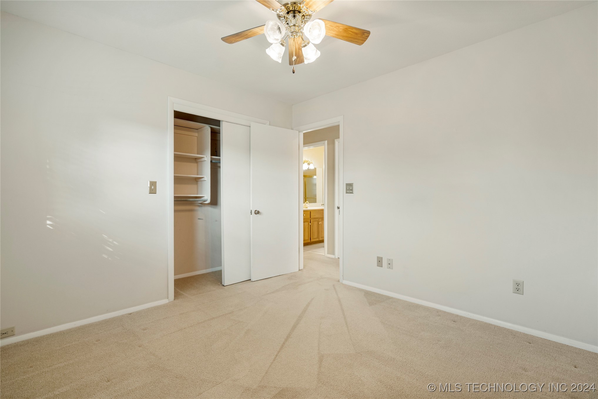 5847 S Lakewood Avenue