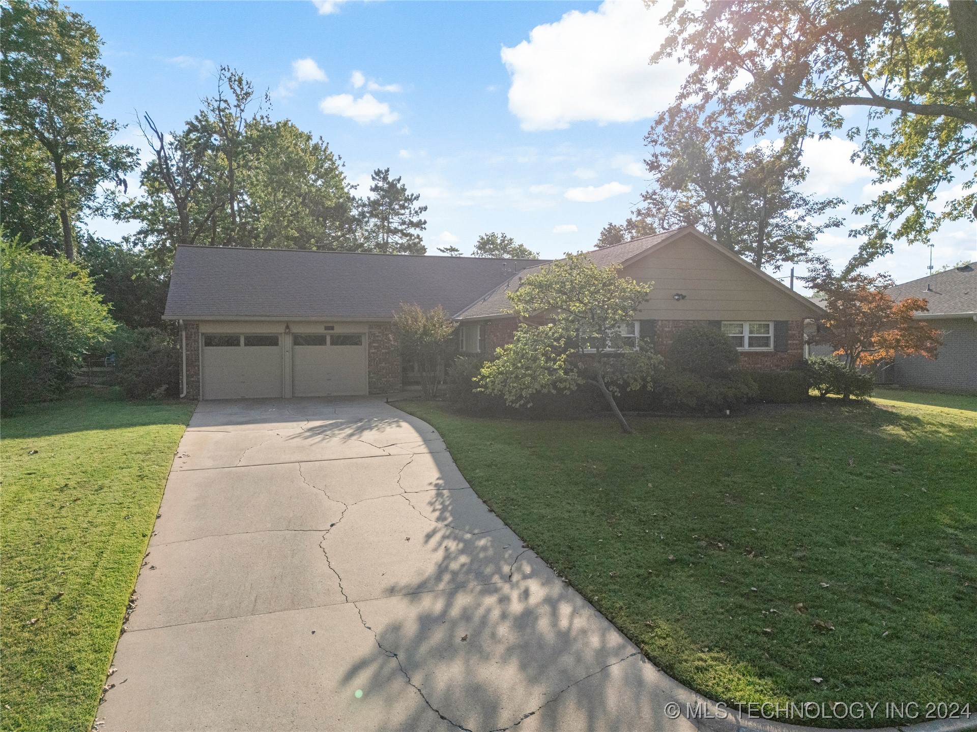 5847 S Lakewood Avenue