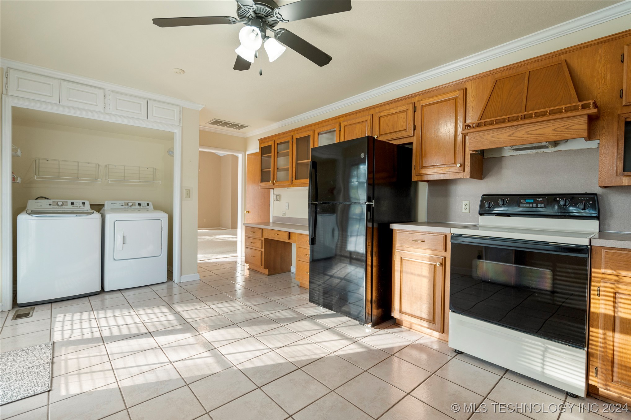 5847 S Lakewood Avenue