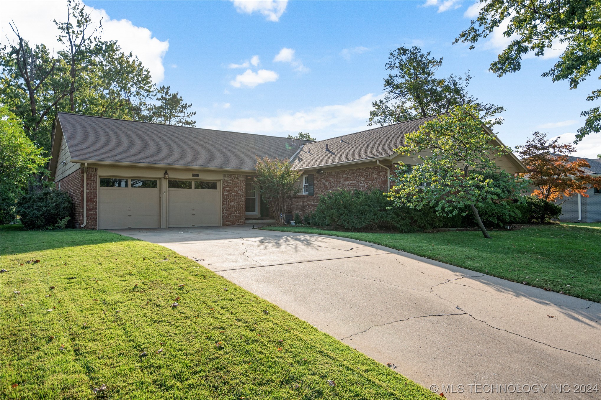 5847 S Lakewood Avenue