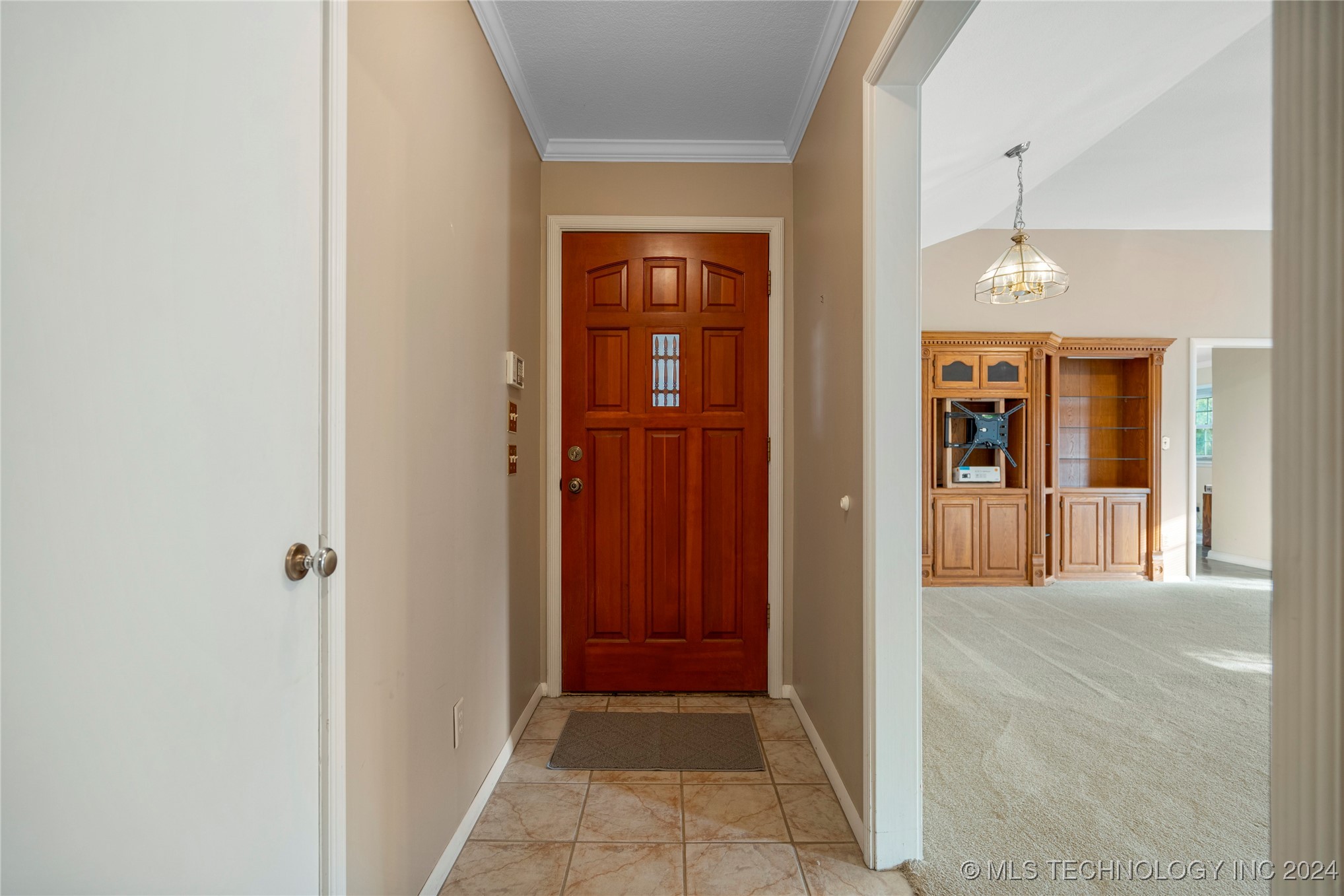 5847 S Lakewood Avenue